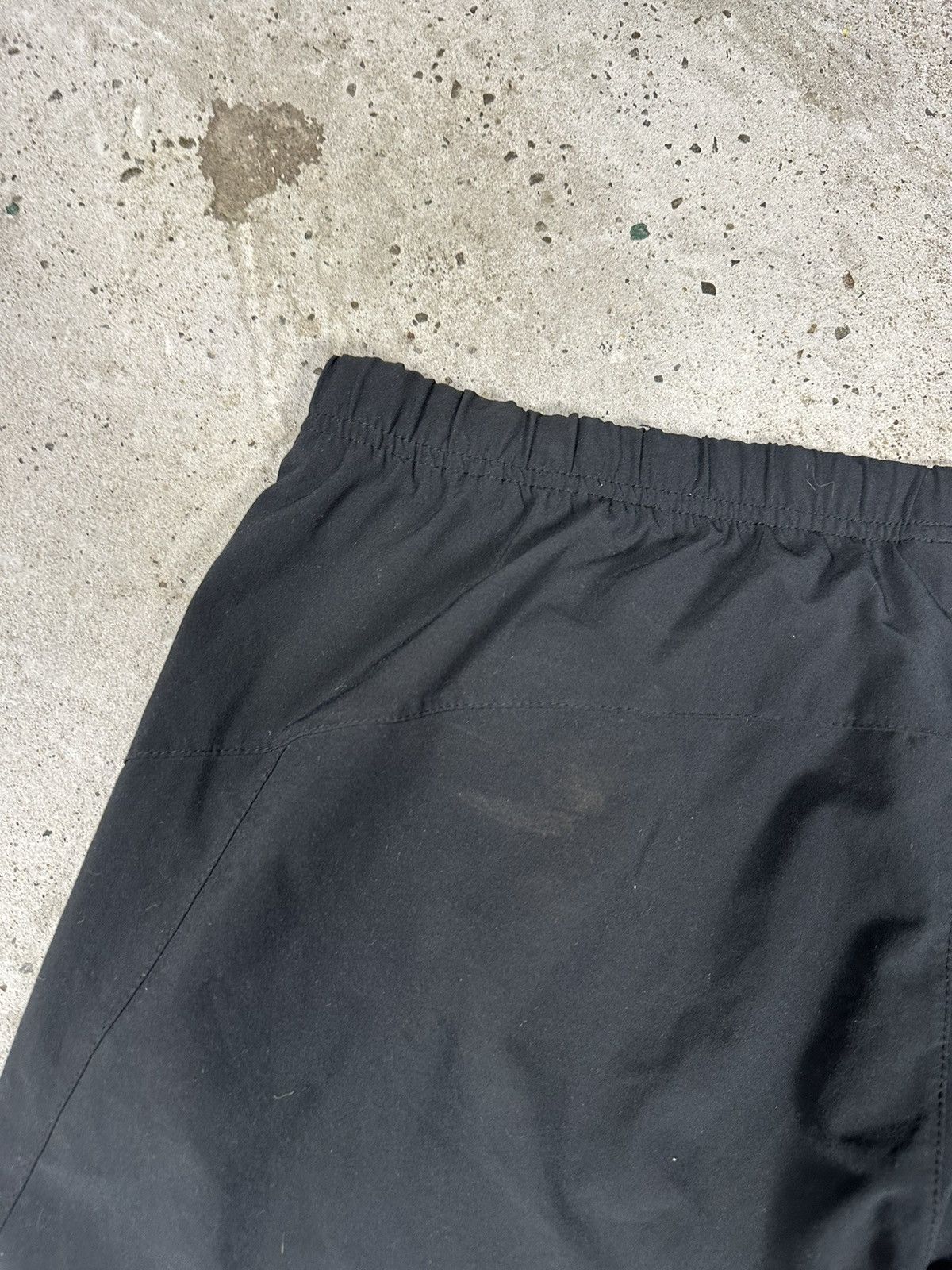Nike × Vintage Vintage Y2K Nike Black Track Pants Swoosh Baggy Size US 34 / EU 50 - 11 Thumbnail