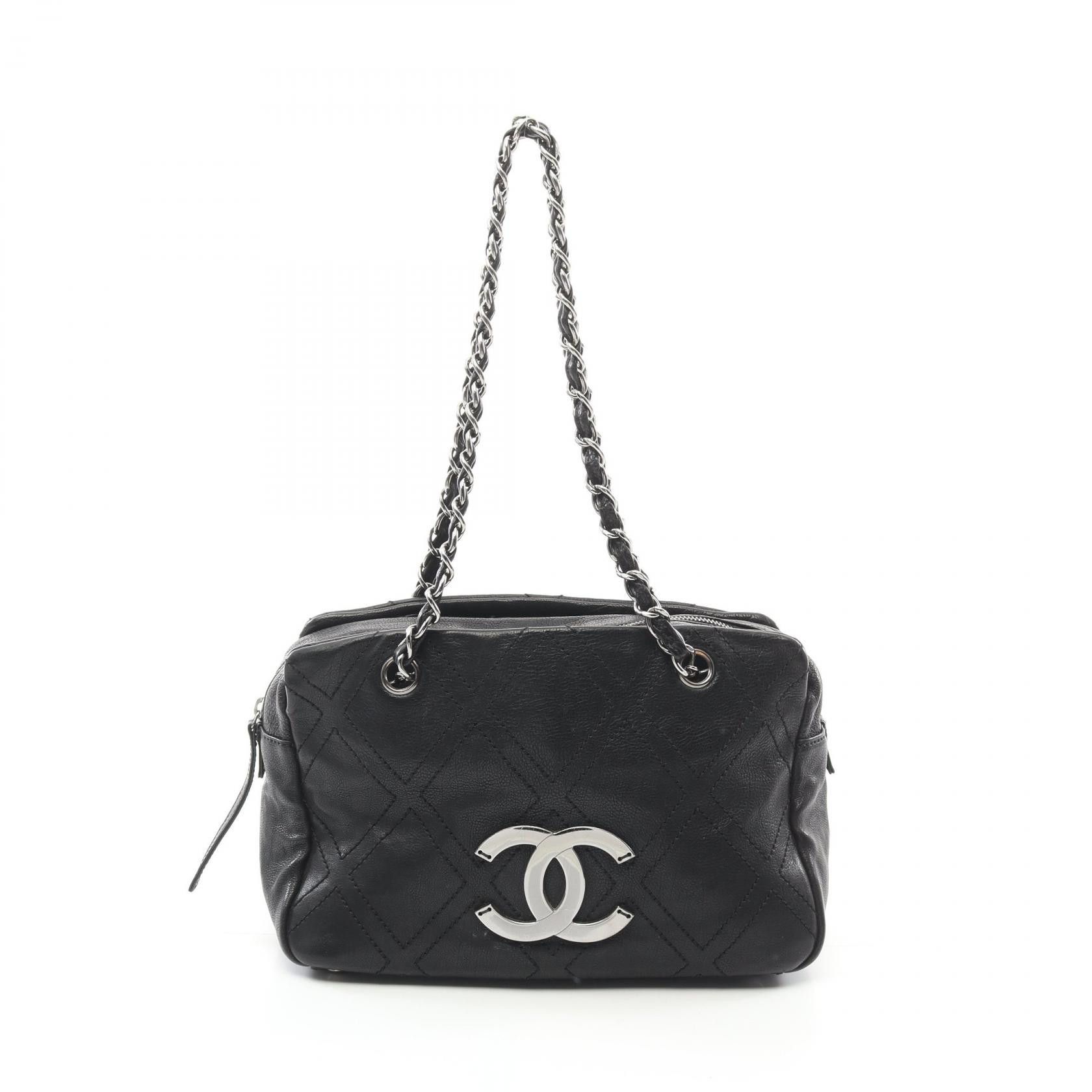 Chanel Chanel Diamond Stitch Leather Tote Bag Leather Tote Bag in Black, Women's