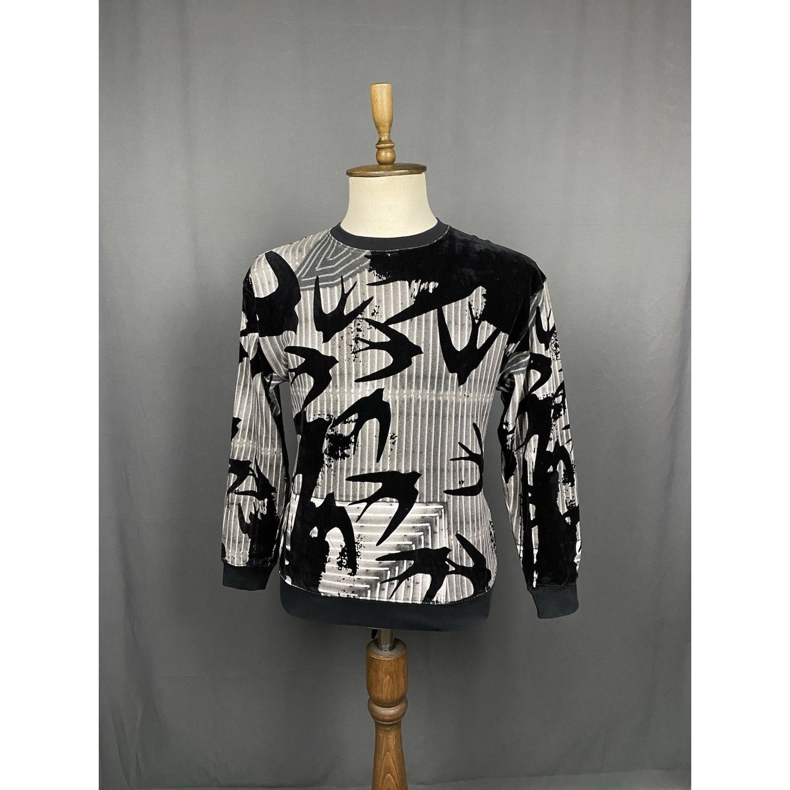 Alexander McQueen Alexander McQueen Swallow Bird & Skulls Men's Black Crewneck Size US S / EU 44-46 / 1 - 2 Thumbnail