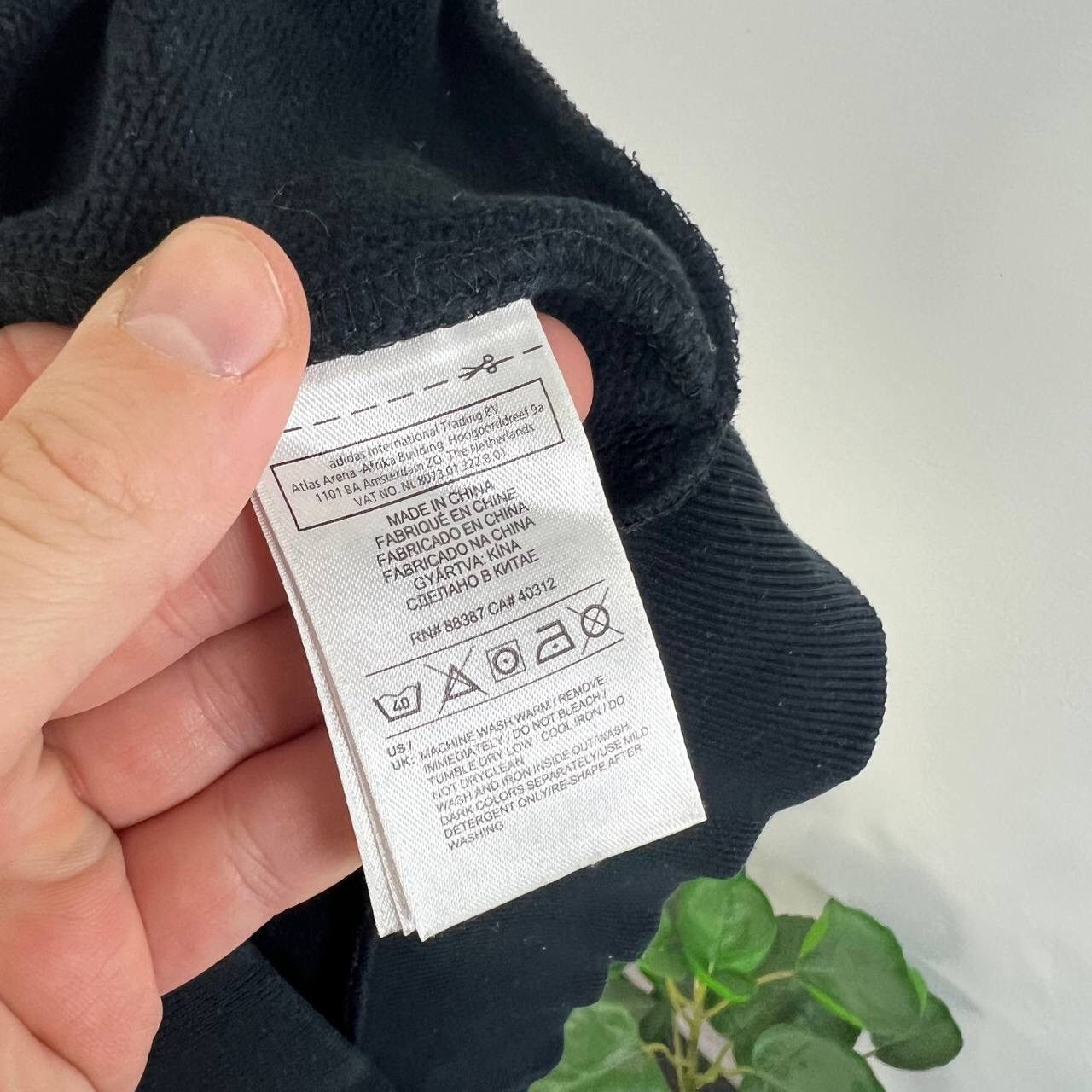 Adidas Adidas Vintage Sweatshirt Boxy Fit Mini Logo Y2k Size US M / EU 48-50 / 2 - 5 Thumbnail