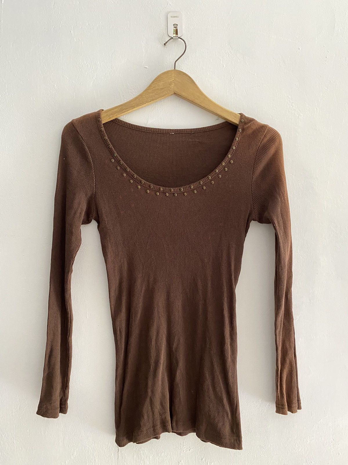 Vintage unknwn studed bleached longsleeve tee