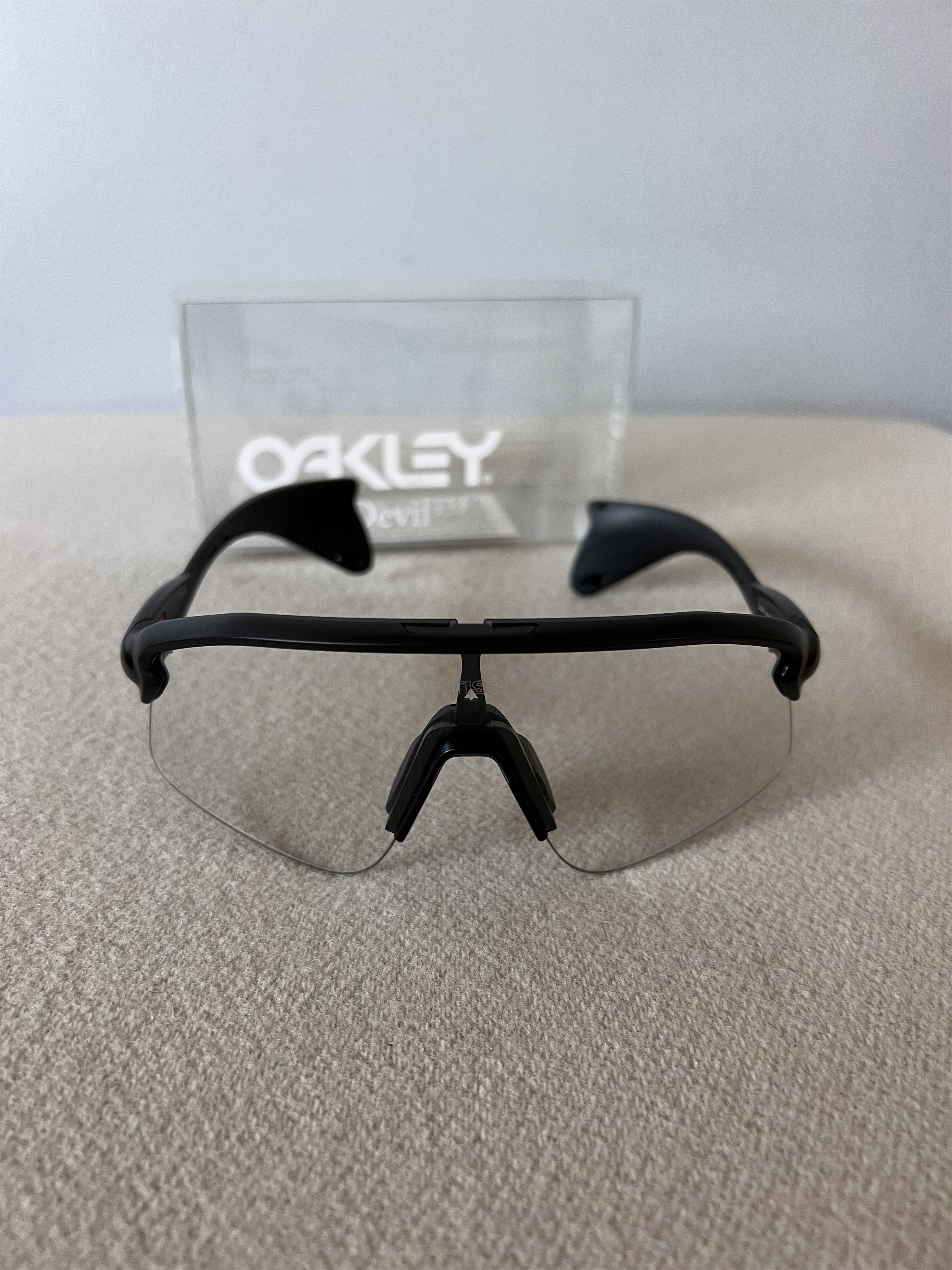 Oakley × Satisfy Satisfy Running Oakley Stunt Devil Sunglasses in Matte Black Size ONE SIZE - 1 Thumbnail