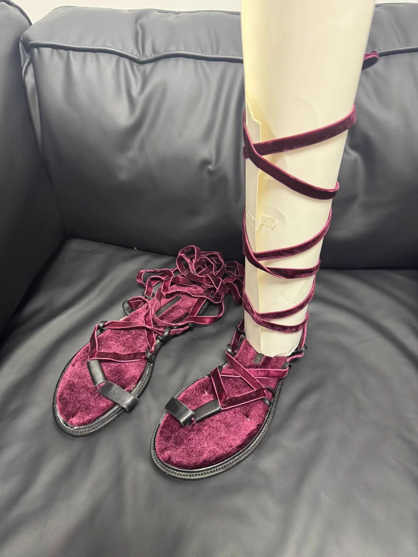 Haider Ackermann Haider Ackermann Red Velvet Long Strap Sandals 36 Size US 5 / IT 35 - 2 Thumbnail