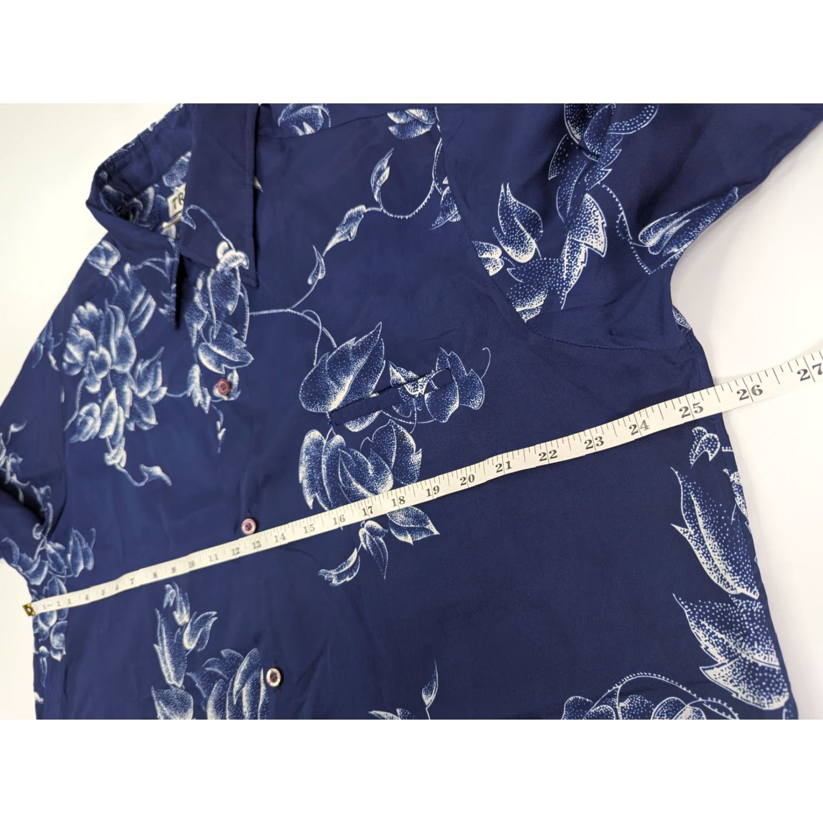 Vintage **VINTAGE TRM Hawaiian Blue XL Shirt Men’s Floral Polyester USA** User: Vintage TRM Hawaiian Blue XL Shirt Men’s Floral Polyester USA Size US XL / EU 56 / 4 - 7 Thumbnail