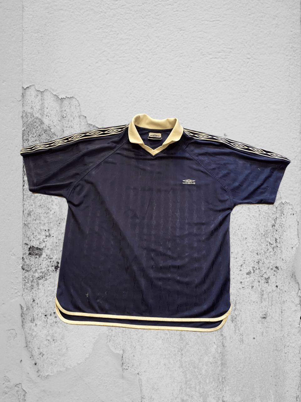Umbro Umbro Vintage Streetwear T-Shirt Size US L / EU 52-54 / 3 - 1 Thumbnail