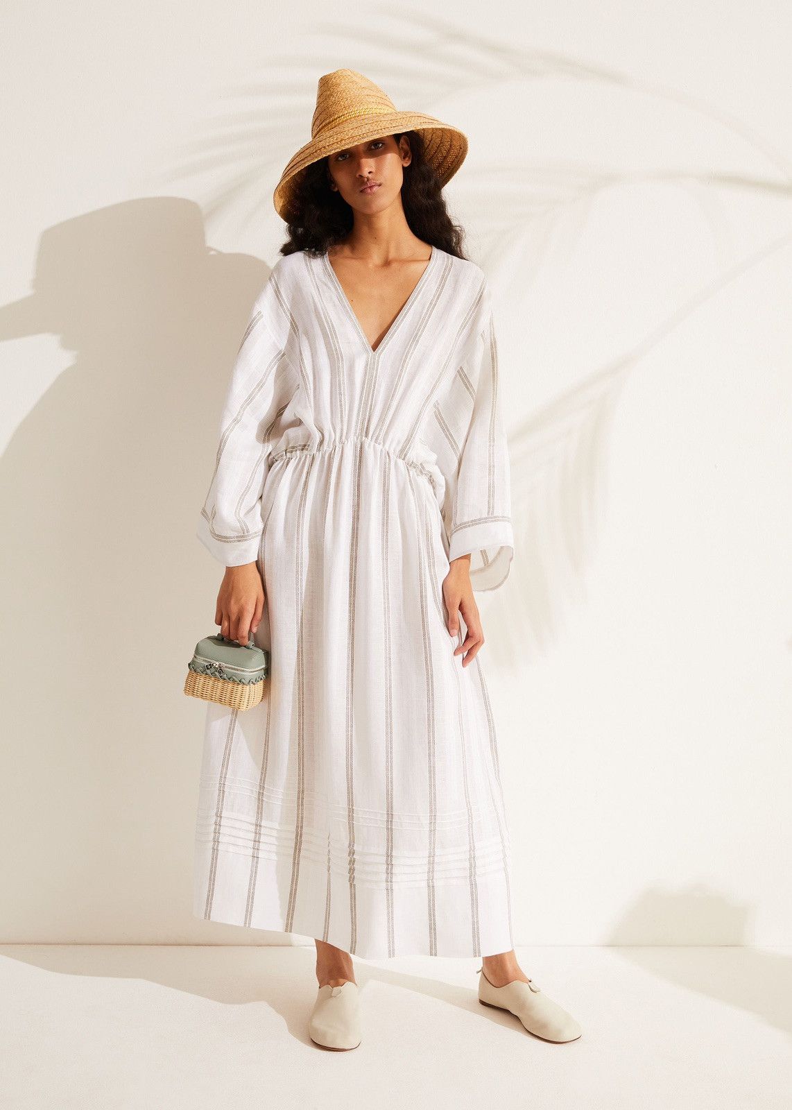 o1srvl11e0424 Dress in White