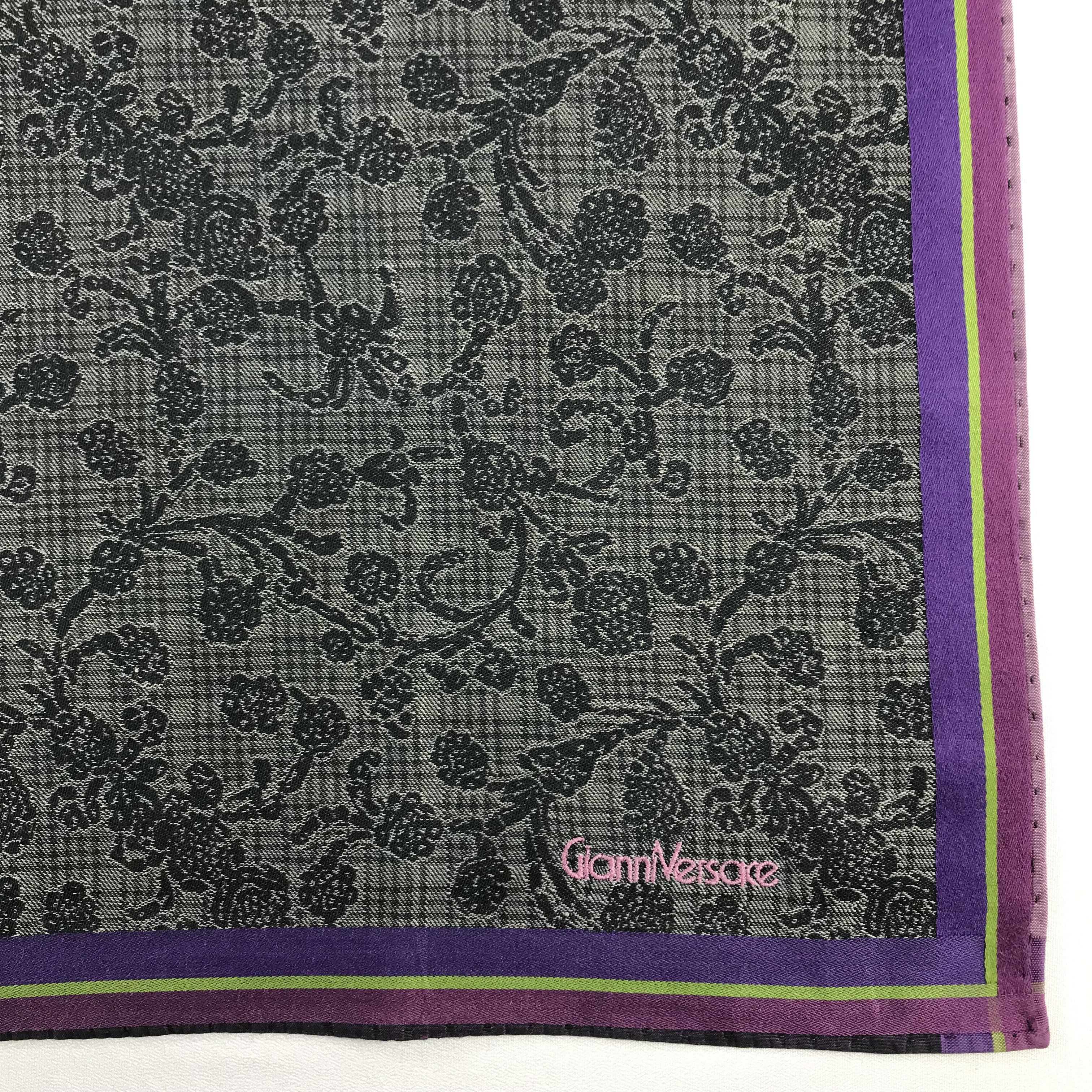 Vintage Gianni Versace Paislee Handkerchief / Bandana / Neckerchief Size ONE SIZE - 5 Thumbnail