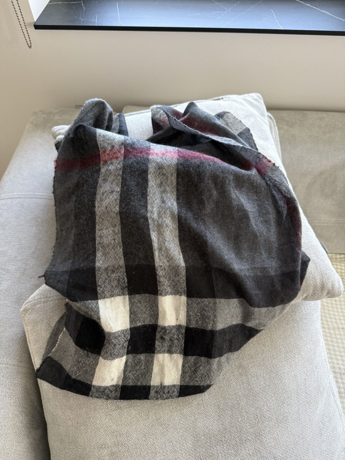Burberry Burberry Check Cashmere and Wool Lightweight Scarf Size ONE SIZE - 9 Thumbnail