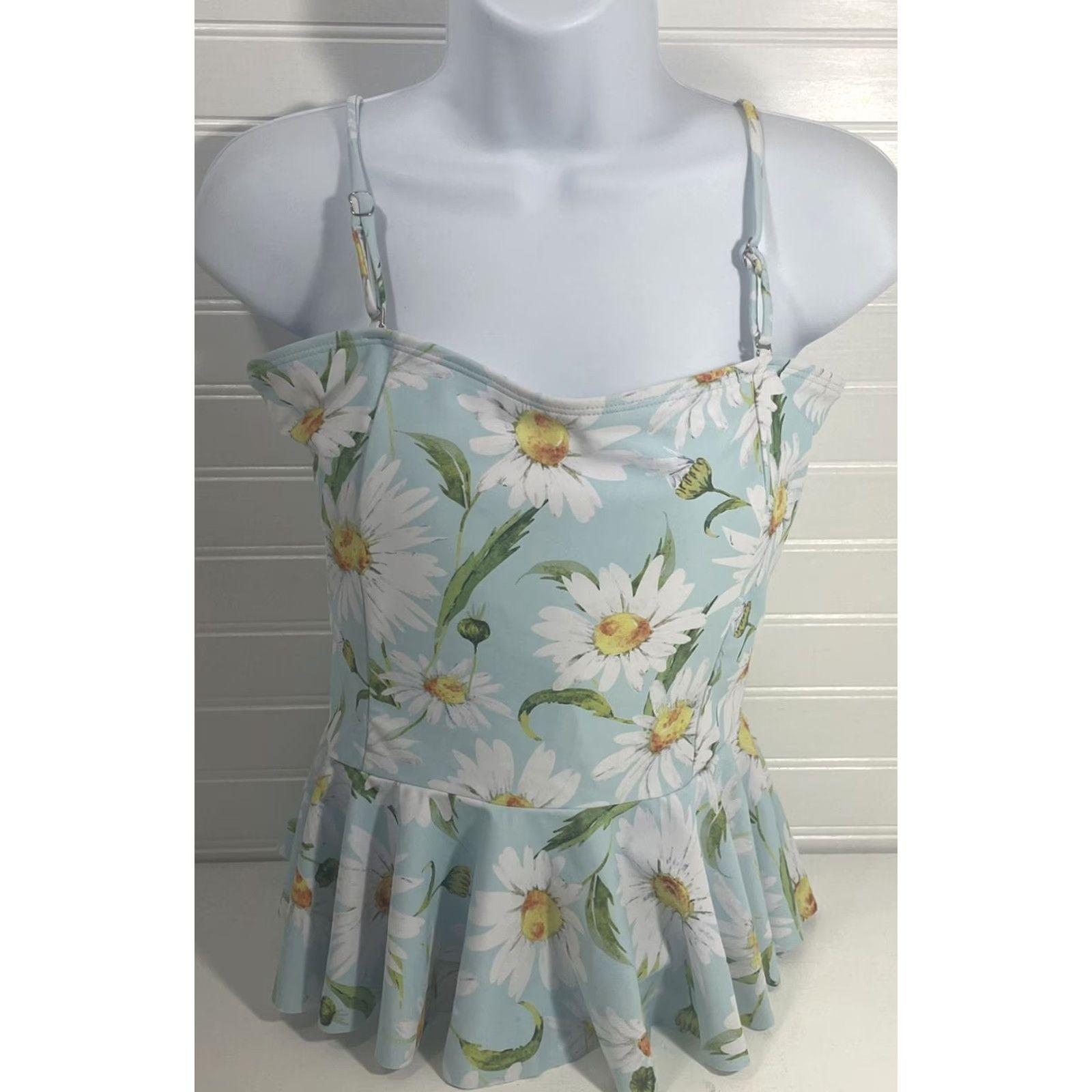 Shein Shein Tankini Top Halter Bikini Top Swimsuit Blue Daisy Print Large Built-In Bra Womens L Size L / US 10 / IT 46 - 2 Thumbnail