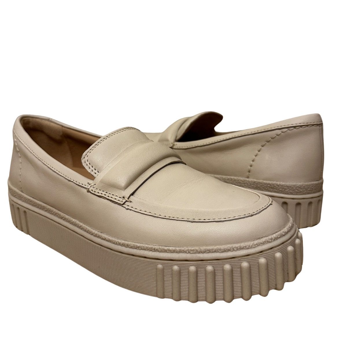 Clarks Clarks Loafers Cream Leather Chunky Platform US 8 / EU 39 Size US 8 / IT 38 - 1 Thumbnail