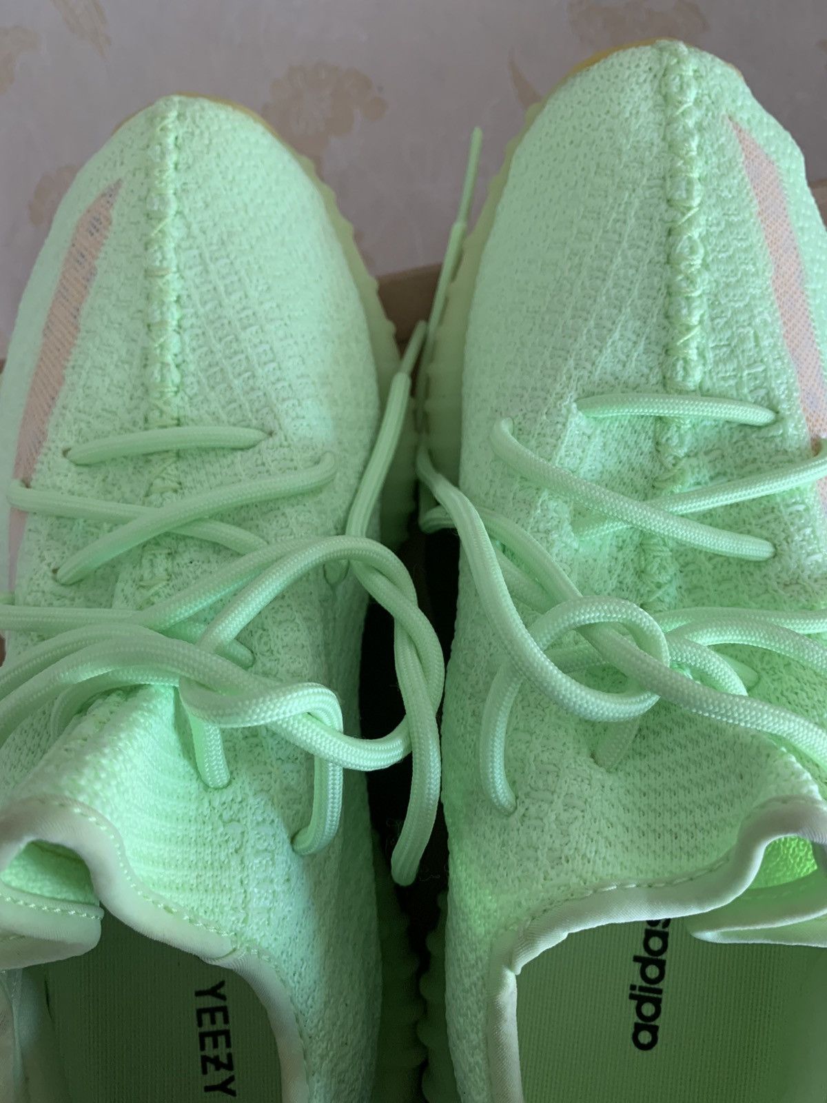 Adidas Adidas Yeezy Boost 350 V2 GID 'Glow' sz. 9 Size US 9 / EU 42 - 9 Thumbnail