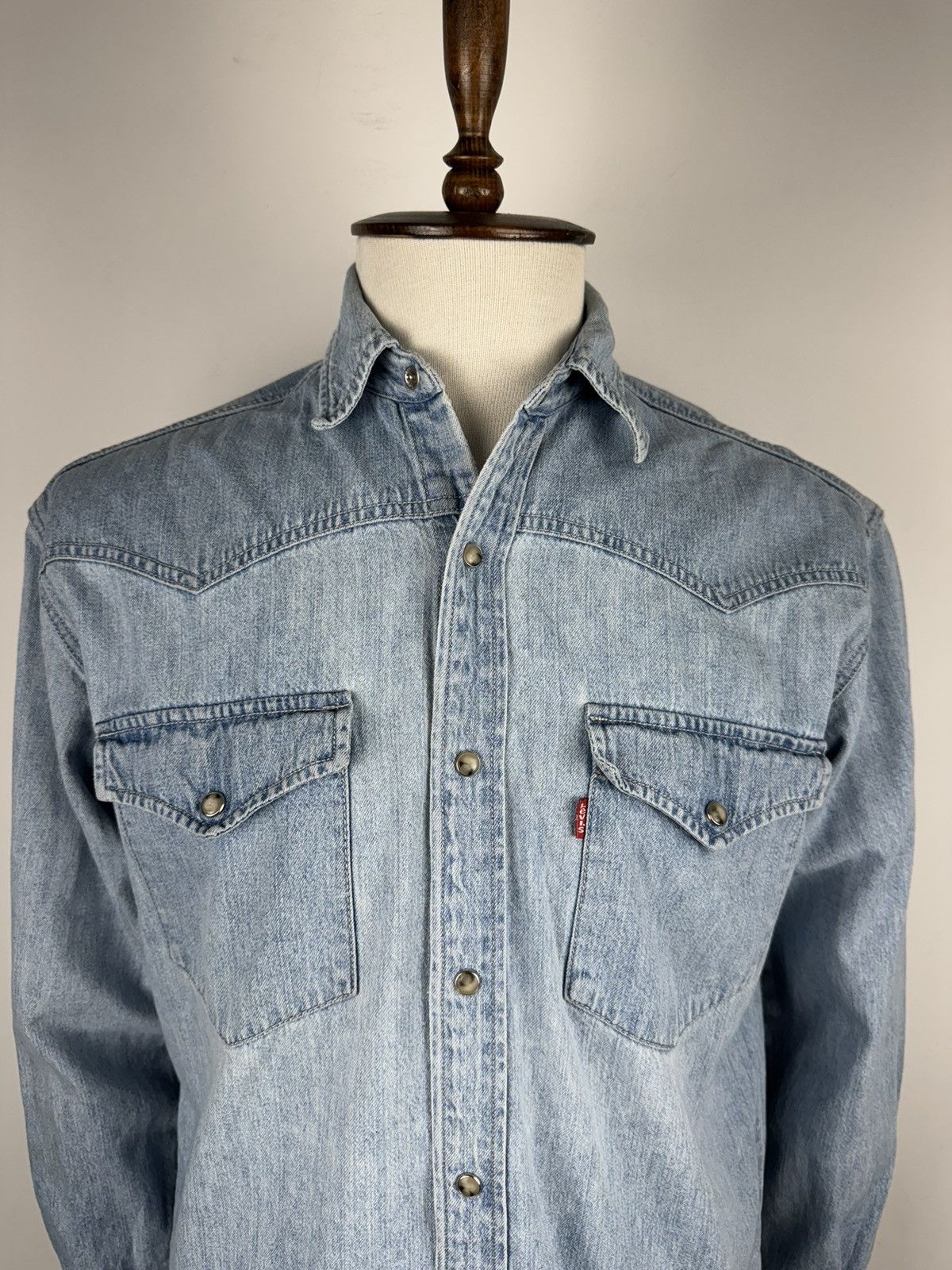 Levi's × Vintage Men’s Vintage Levi’s Long Sleeve Denim Shirt size S Size US S / EU 44-46 / 1 - 2 Thumbnail