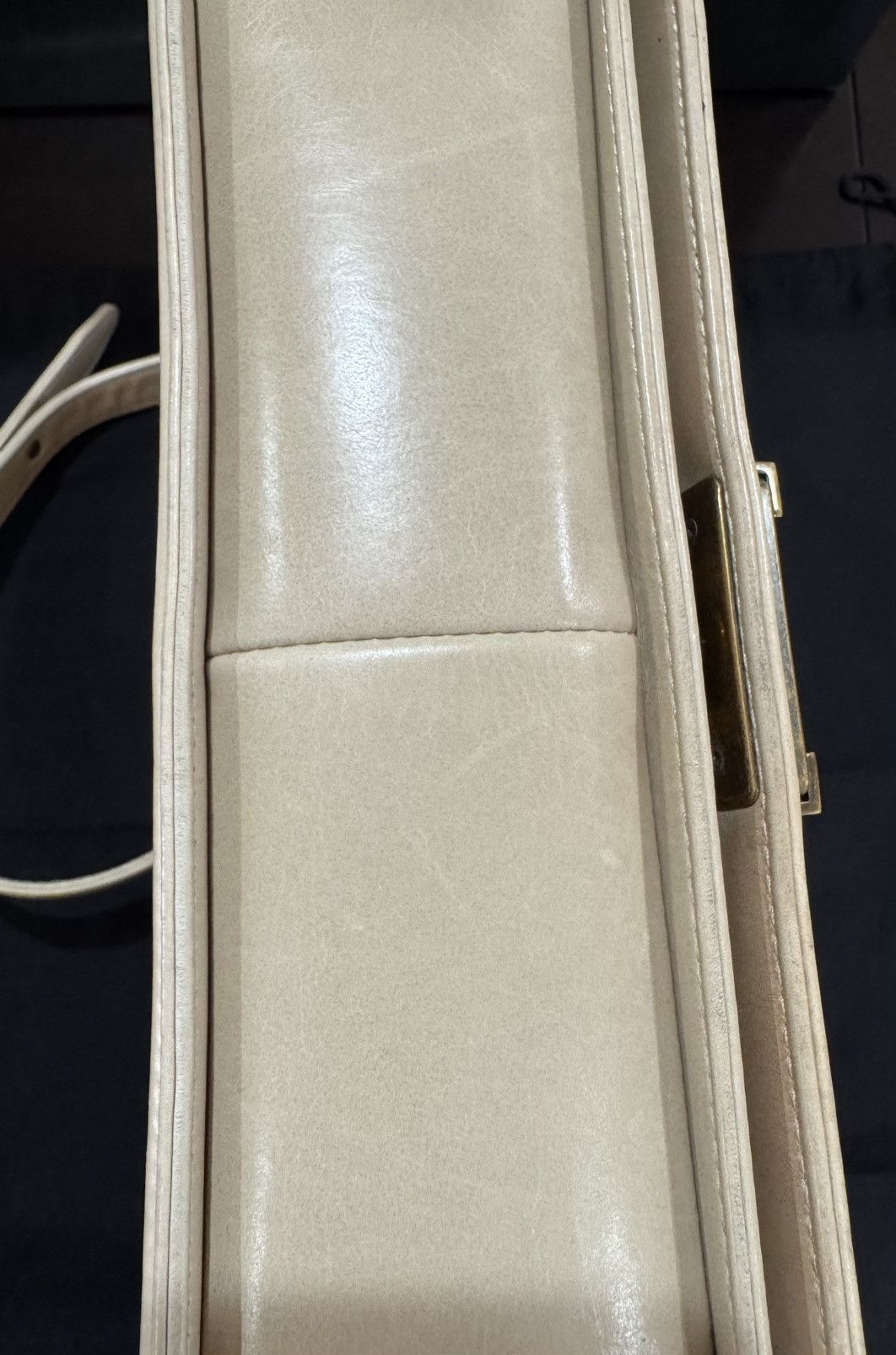 Chanel Chanel Boy Bag in Beige Lambskin with Antiqued Gold Hardware Size ONE SIZE - 5 Thumbnail