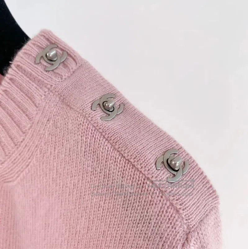 Fendi FENDI Pink Cashmere Knit Long Sleeve Sweater . Size M / US 6-8 / IT 42-44 - 3 Thumbnail