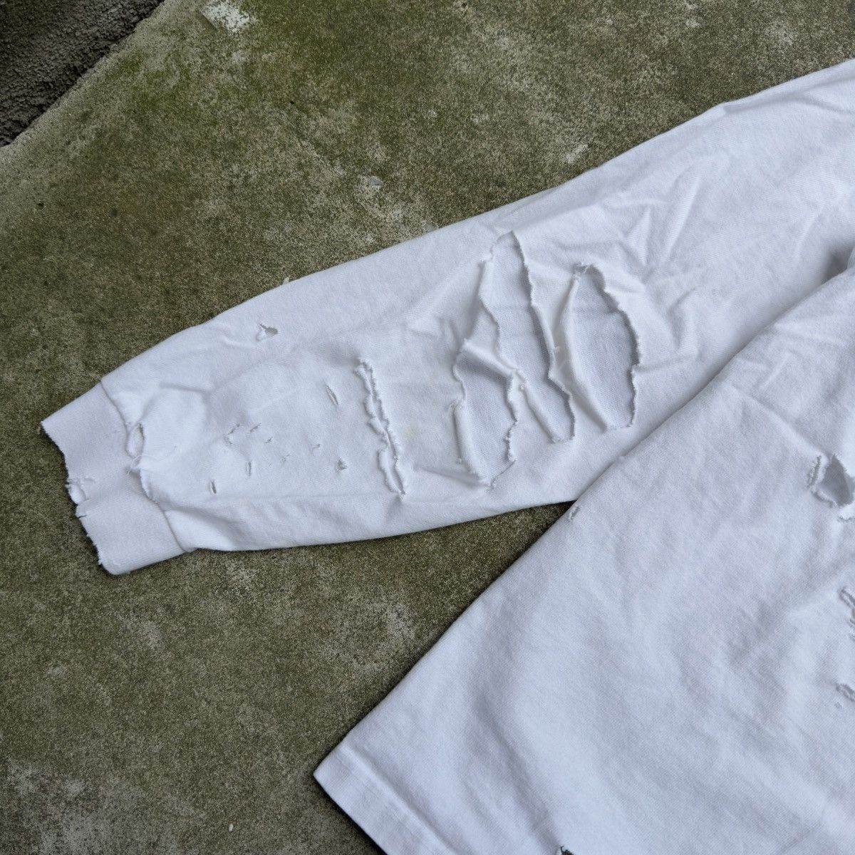 Vintage Grateful Dead Skull Thrashed Distressed Longsleeve Tee Size US L / EU 52-54 / 3 - 8 Thumbnail