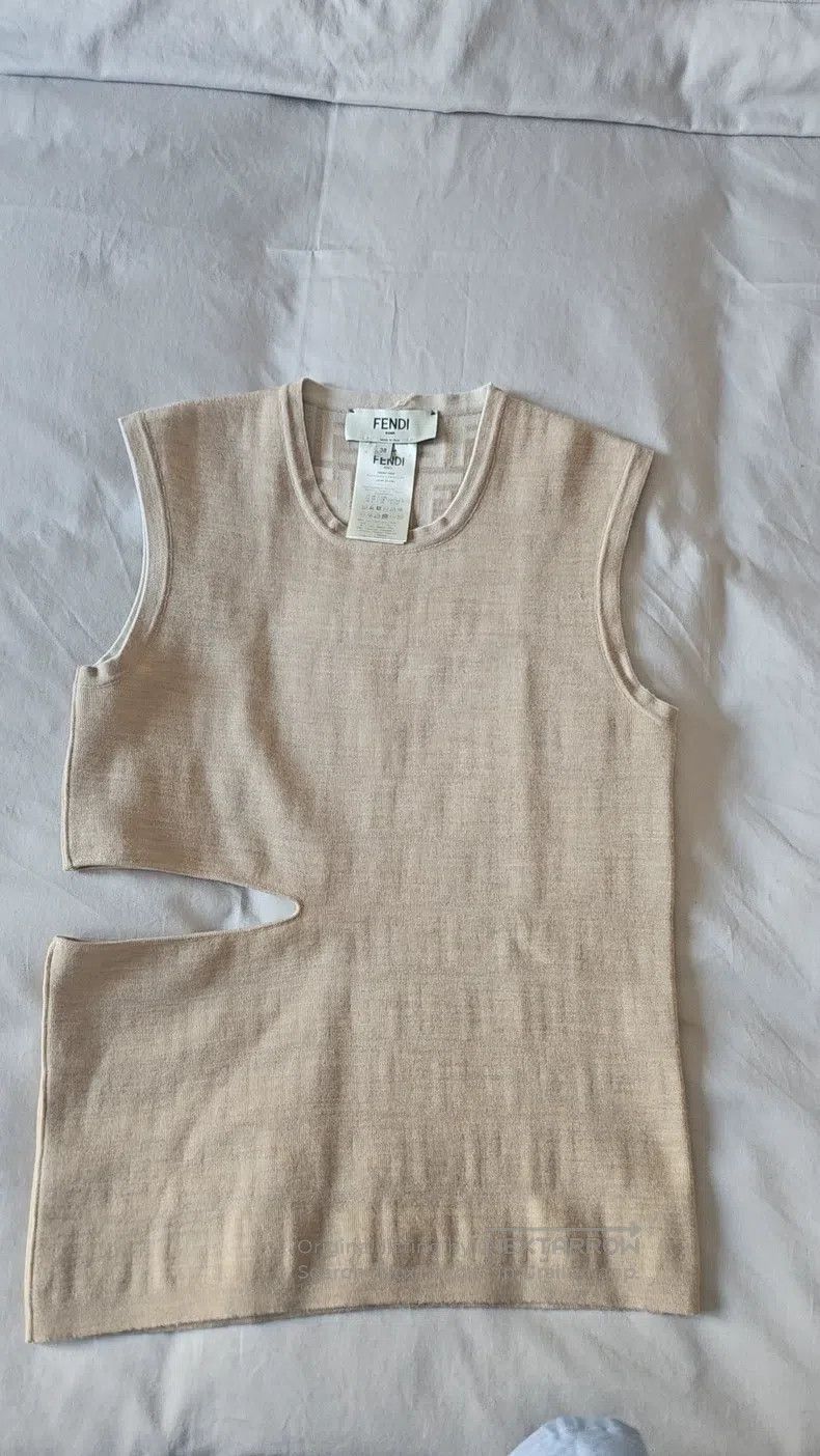 Fendi Fendi Beige sleeveless knitted vest Size XS / US 0-2 / IT 36-38 - 1 Thumbnail