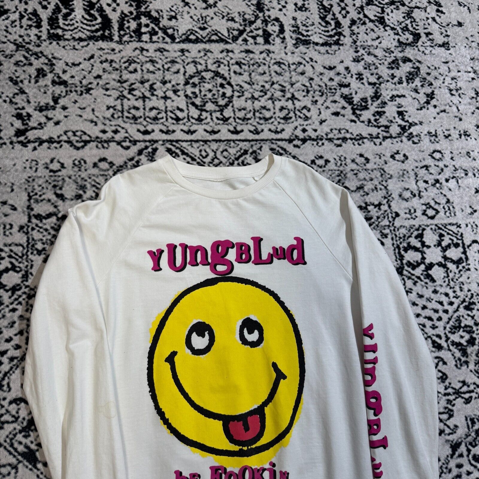 Vintage White Cotton Longsleeve Size L Yungblud Be Fookin Happy Size US L / EU 52-54 / 3 - 4 Thumbnail