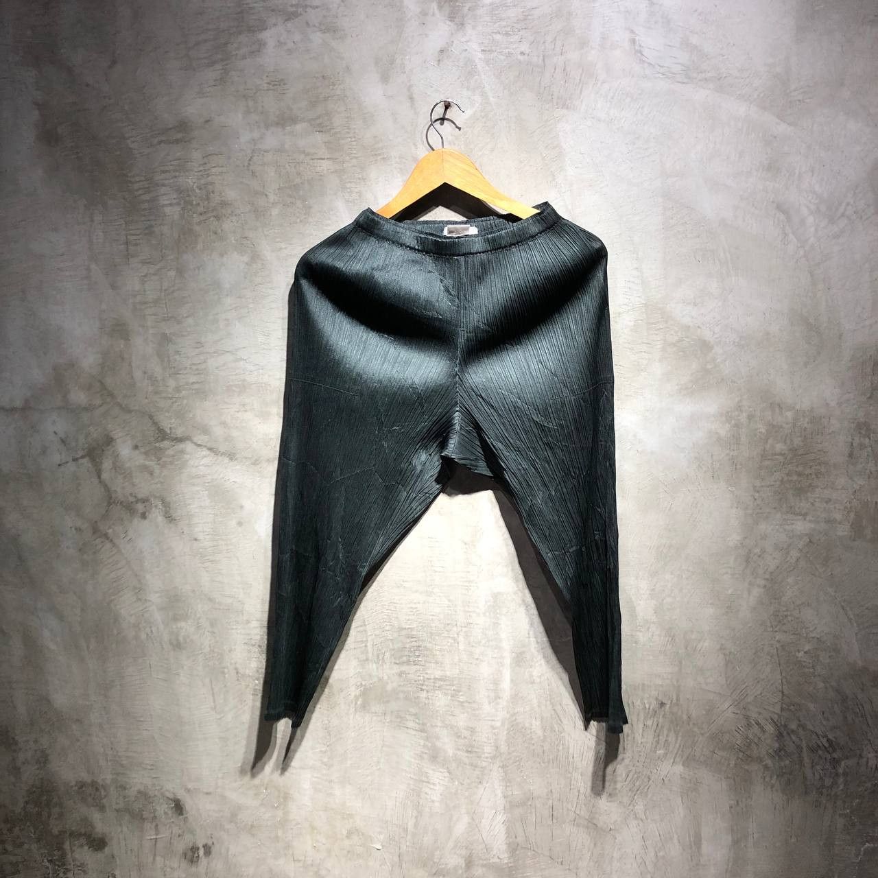 Pleats Please Issey Miyake Issey Miyake Pleats Please pleated pants Size US 30 / EU 46 - 1 Thumbnail