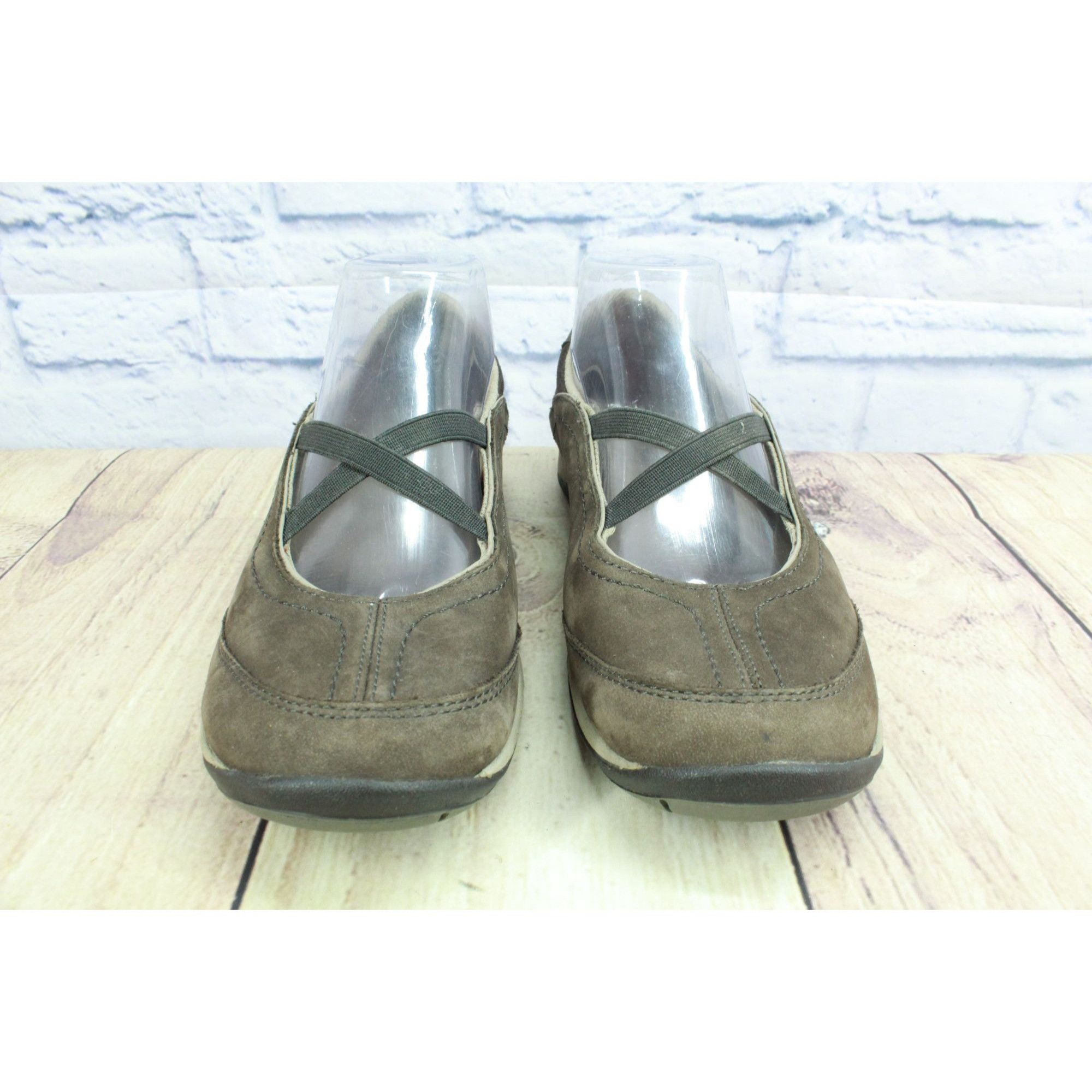 L.L. Bean LL Bean Women's Slip On Comfort Criss Cross Mary Jane Shoes Size US 7 / IT 37 - 4 Thumbnail