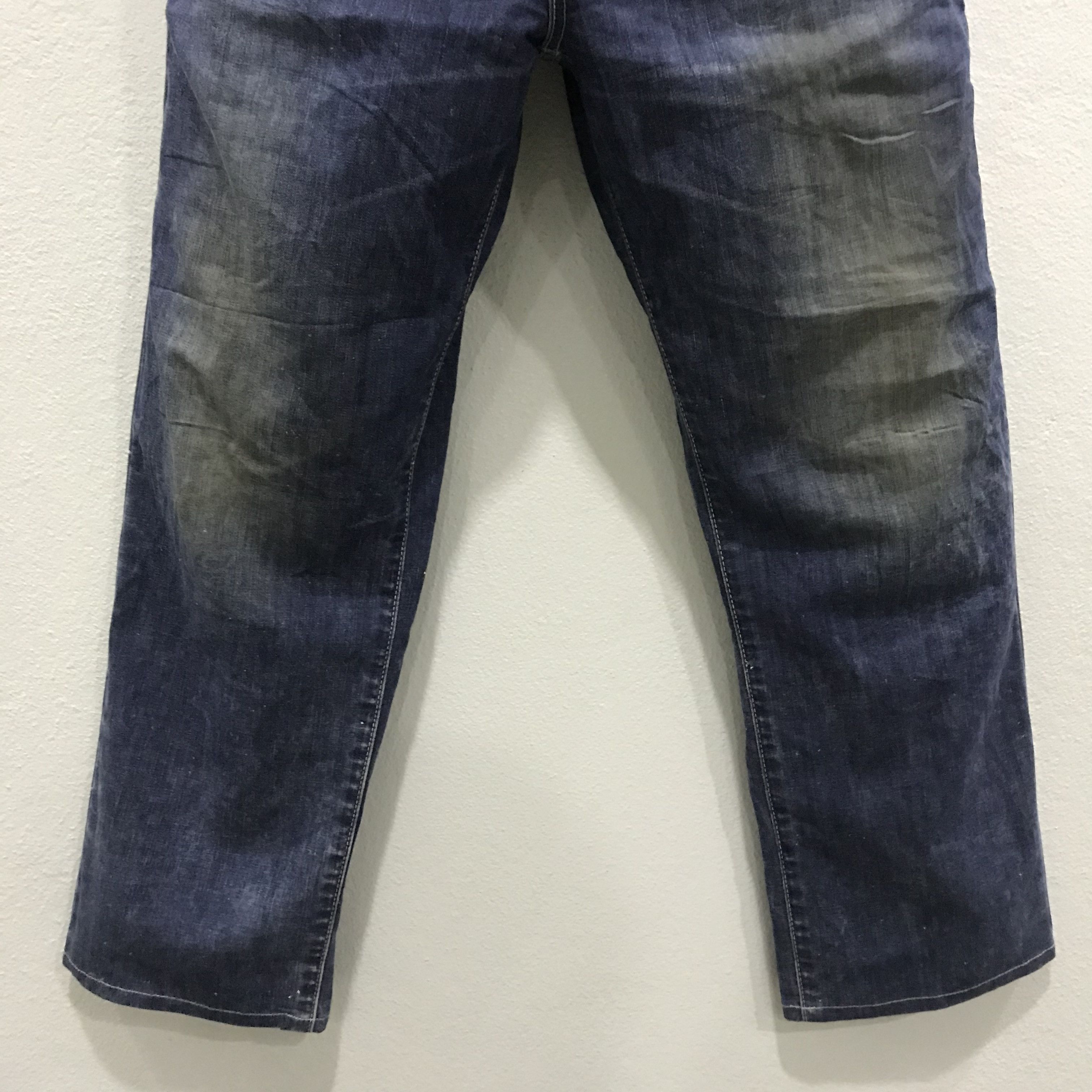 Wrangler Vintage Wrangler Jeans Dark Wash Distressed Straight Leg Size US 36 / EU 52 - 4 Thumbnail