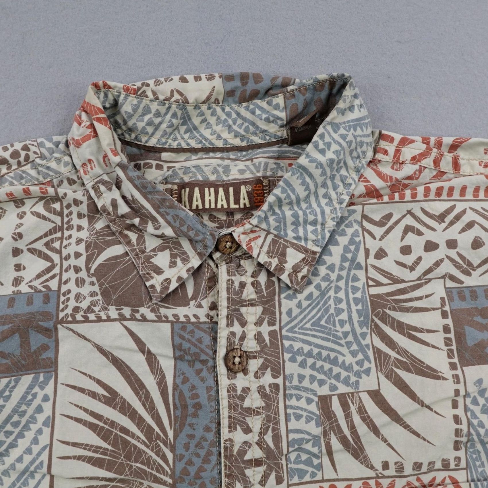 Vintage Kahala Shirt Mens XL Beige Floral Hawaiian Aloha Button Up Tribal Cotton Camp Size US XL / EU 56 / 4 - 2 Thumbnail
