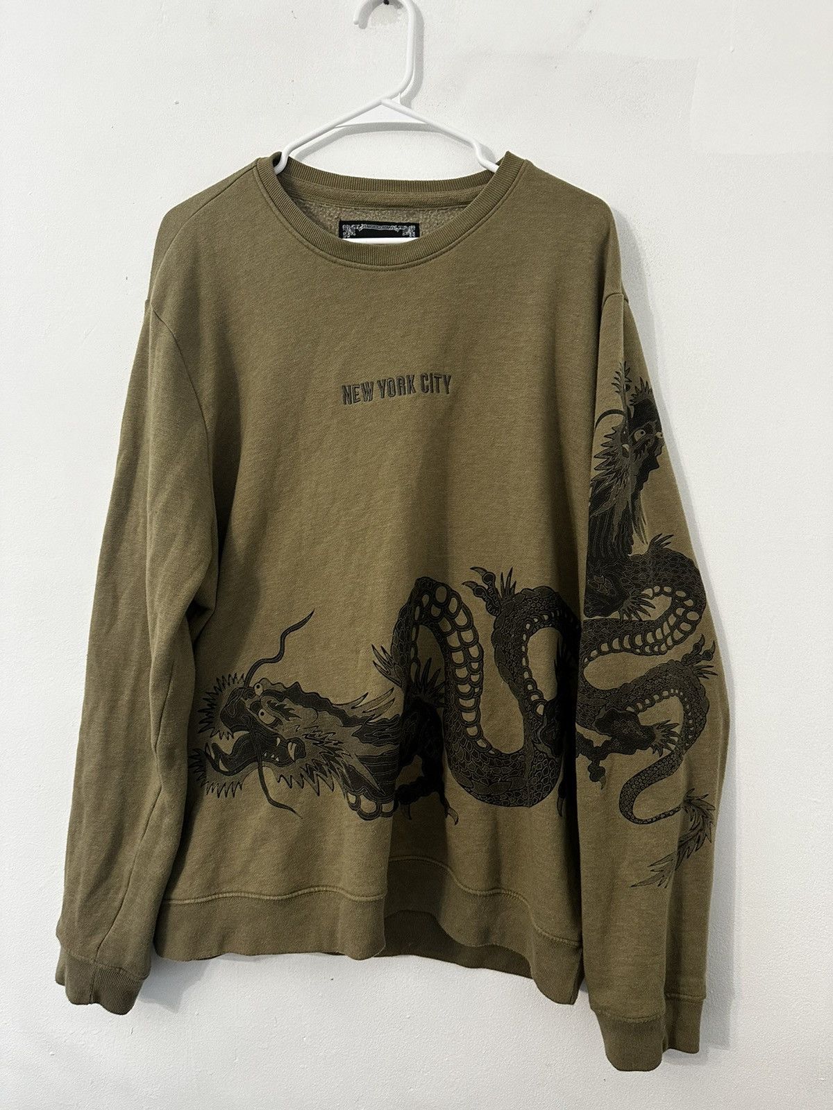 Other Green Sweater with dragon Size US L / EU 52-54 / 3 - 1 Thumbnail