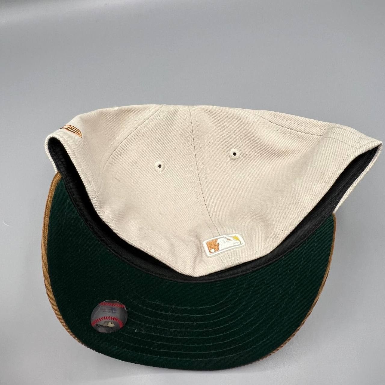 New Era Chicago White Sox Hat Men 7 1/2 World Series Corduroy Fitted Size ONE SIZE - 7 Thumbnail