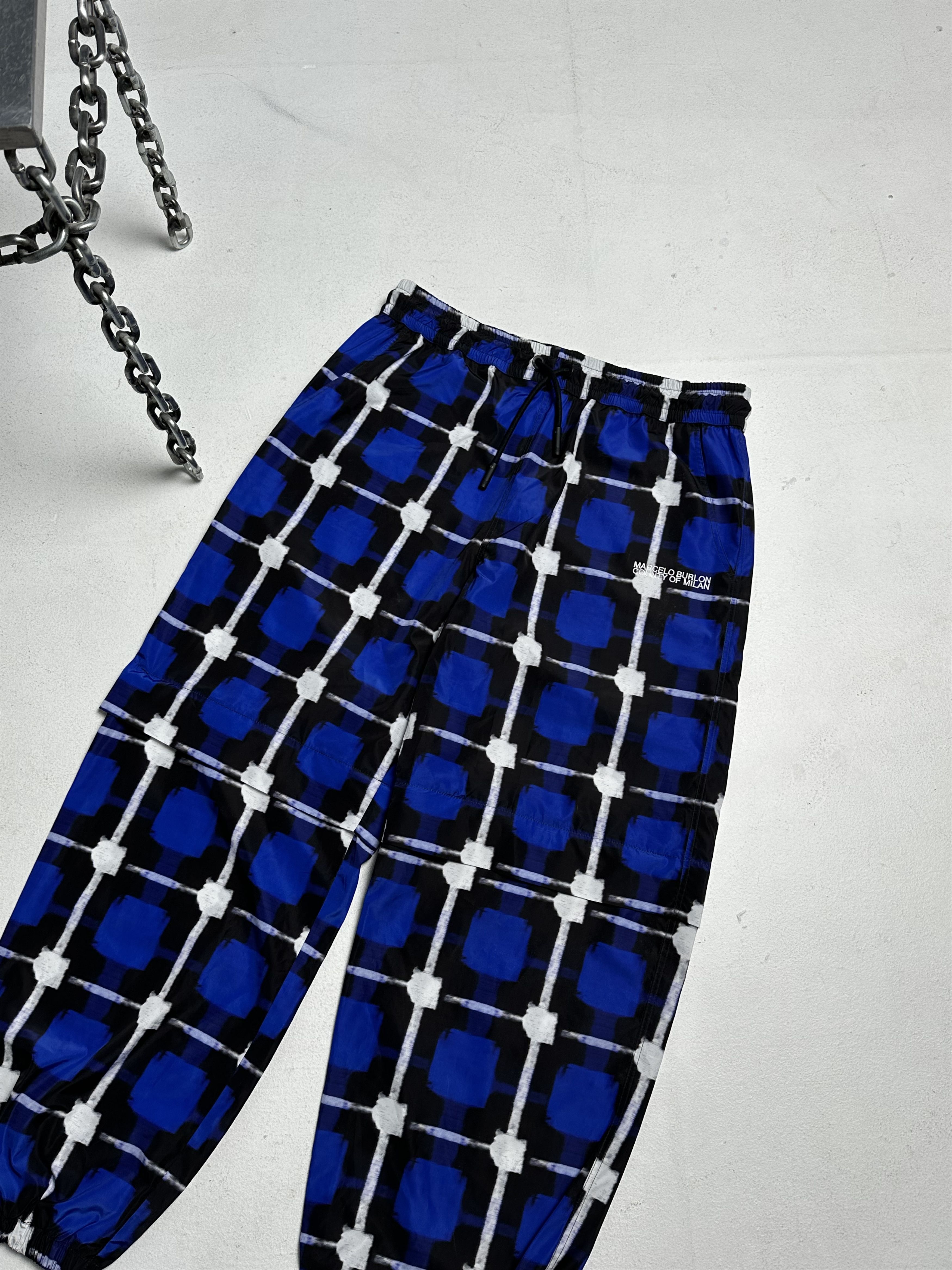Marcelo Burlon Marcelo Burlon country of milan pants nylon tranformer Size US 34 / EU 50 - 2 Thumbnail