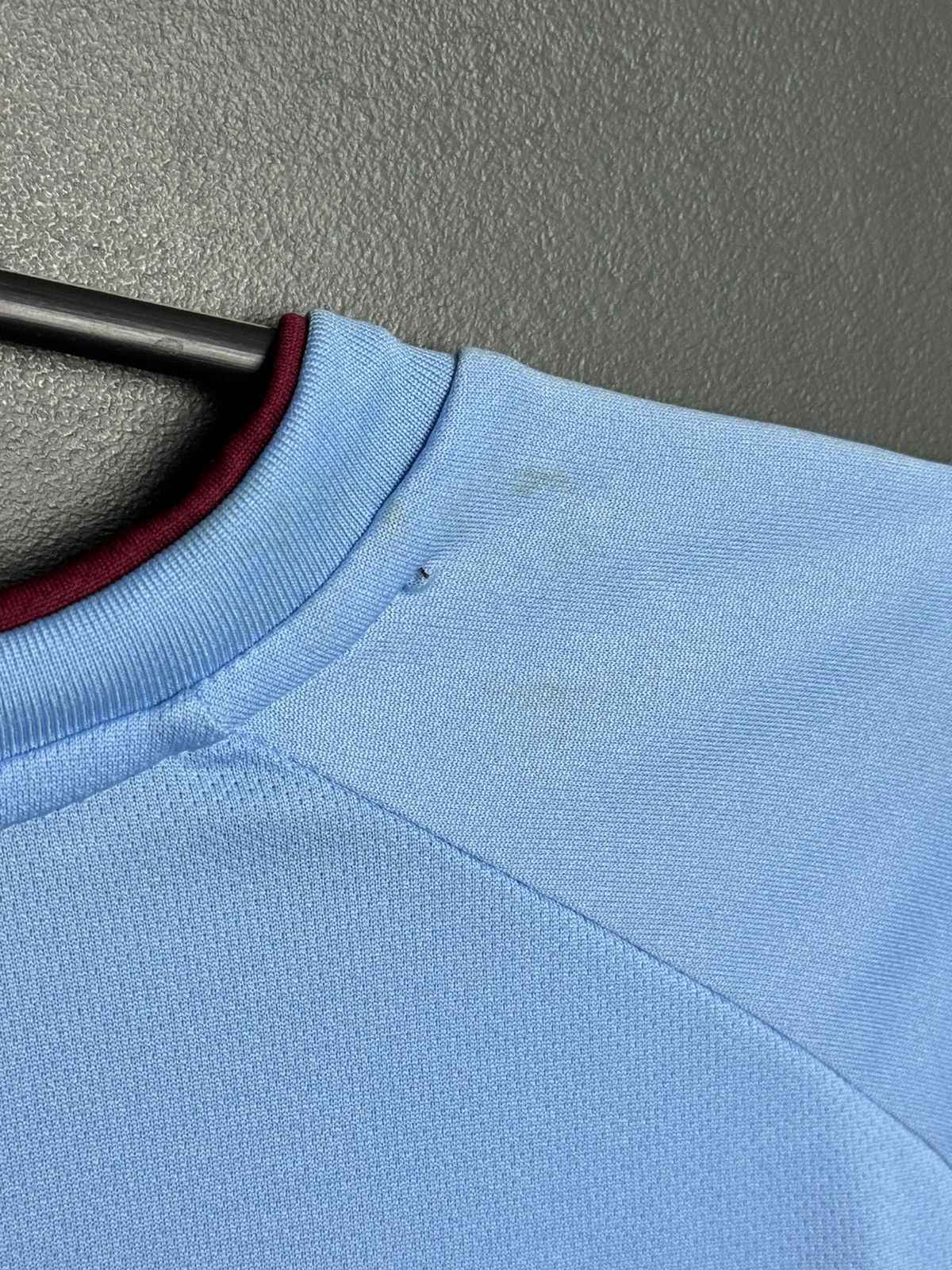 Umbro Burnley 19/20 Away Football Jersey Size US L / EU 52-54 / 3 - 11 Thumbnail