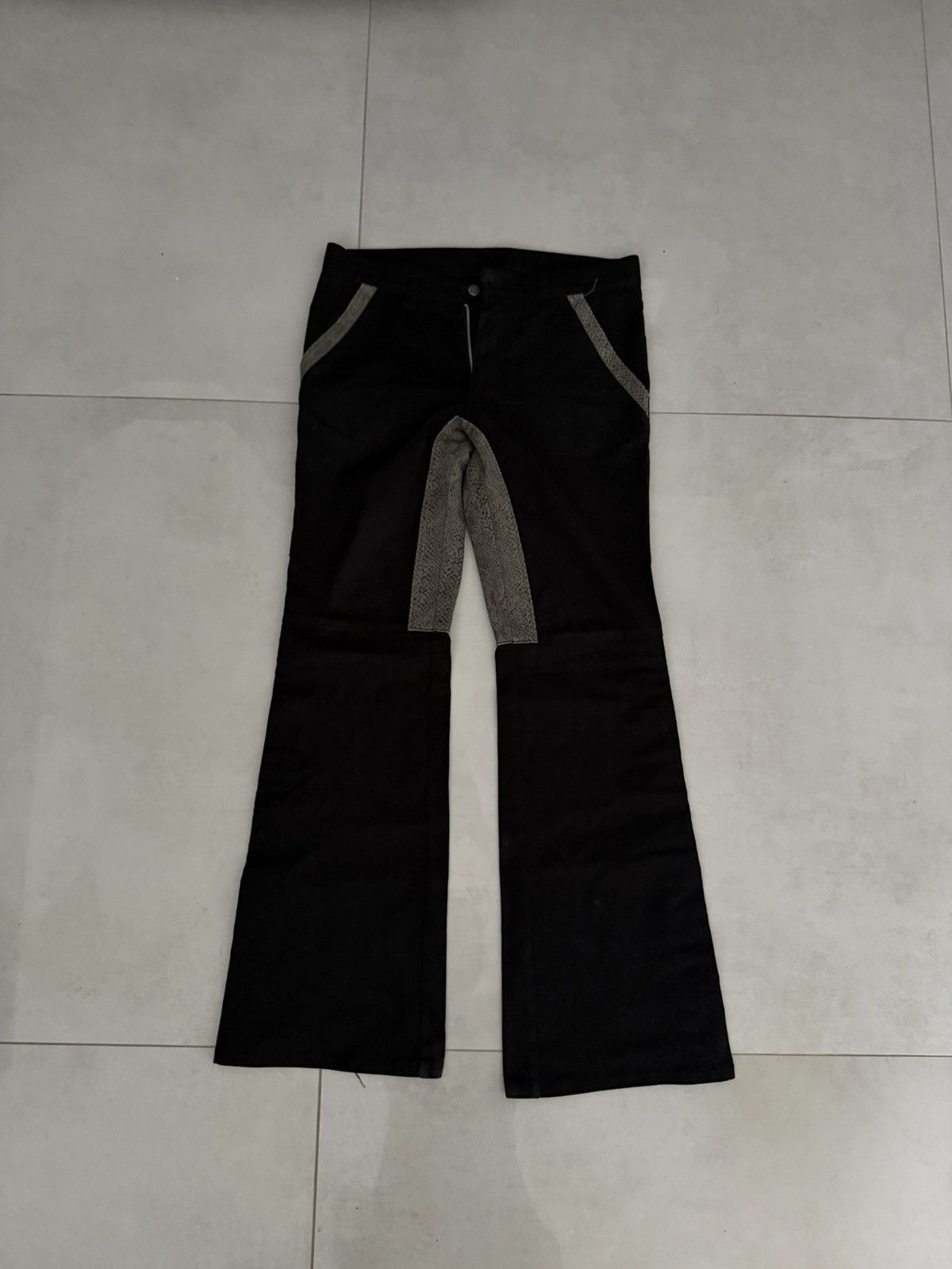 Tornado Mart tornado mart snake skin black flare denim jeans Size US 32 / EU 48 - 1 Thumbnail