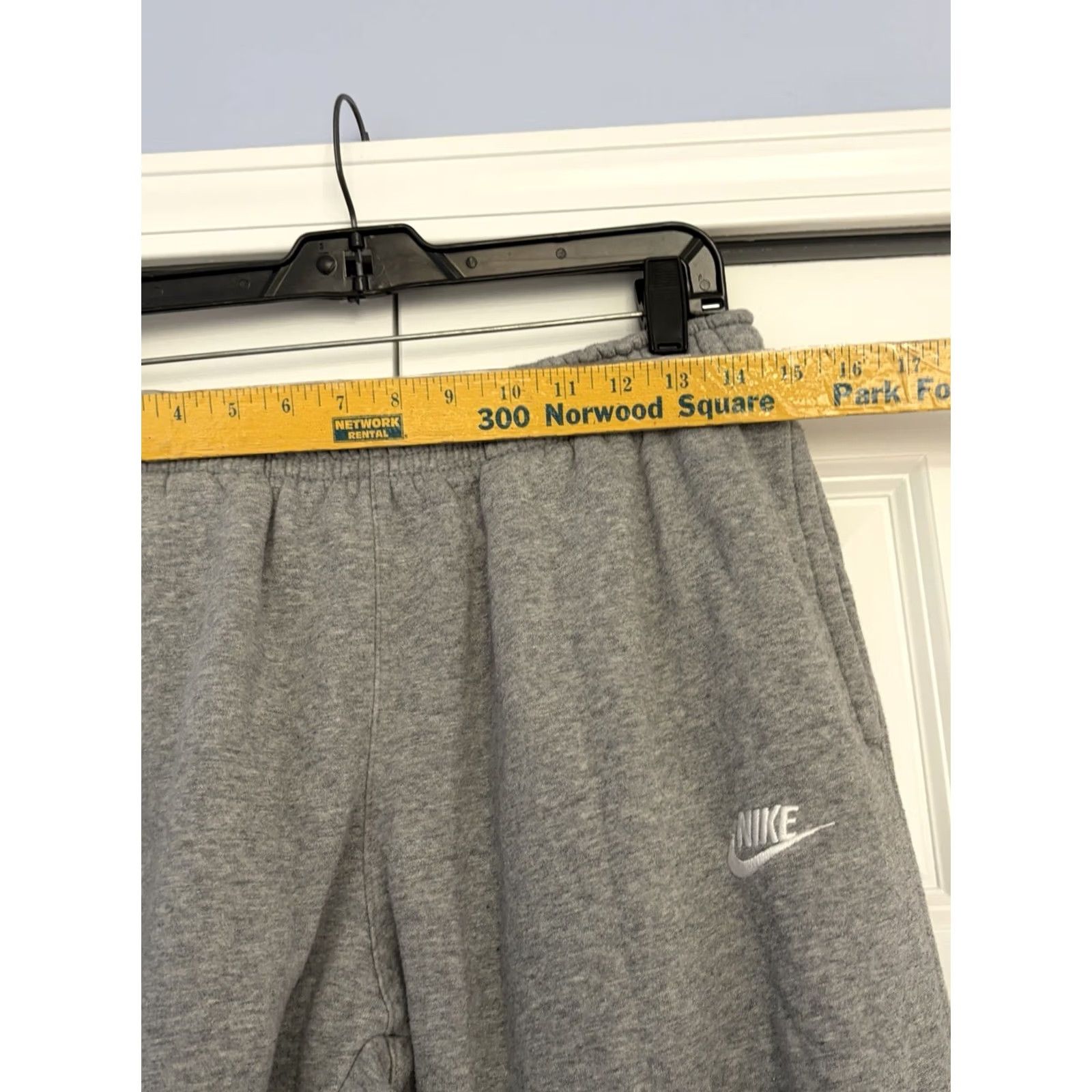 Nike Nike Mens Gray Club Fleece Joggers Sweatpants Sweats sz Medium Size US 31 - 4 Thumbnail