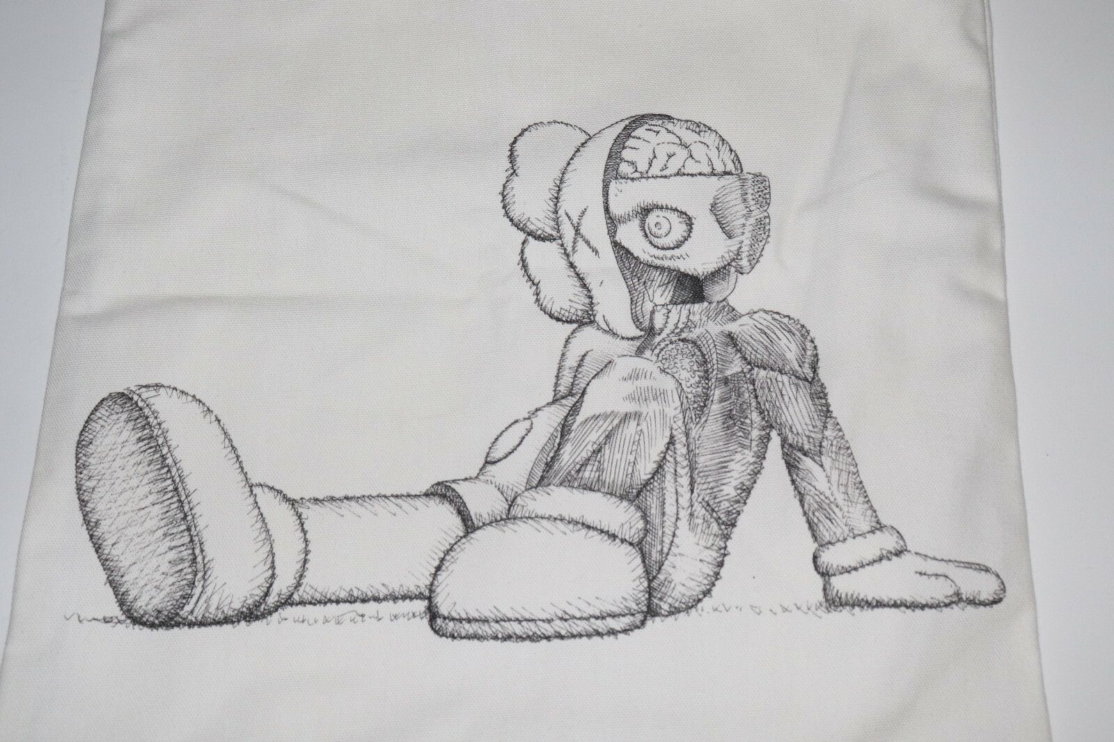 Kaws KAWS YSP New York - Resting Place White Tote Bag - Uniqlo H Size ONE SIZE - 3 Thumbnail