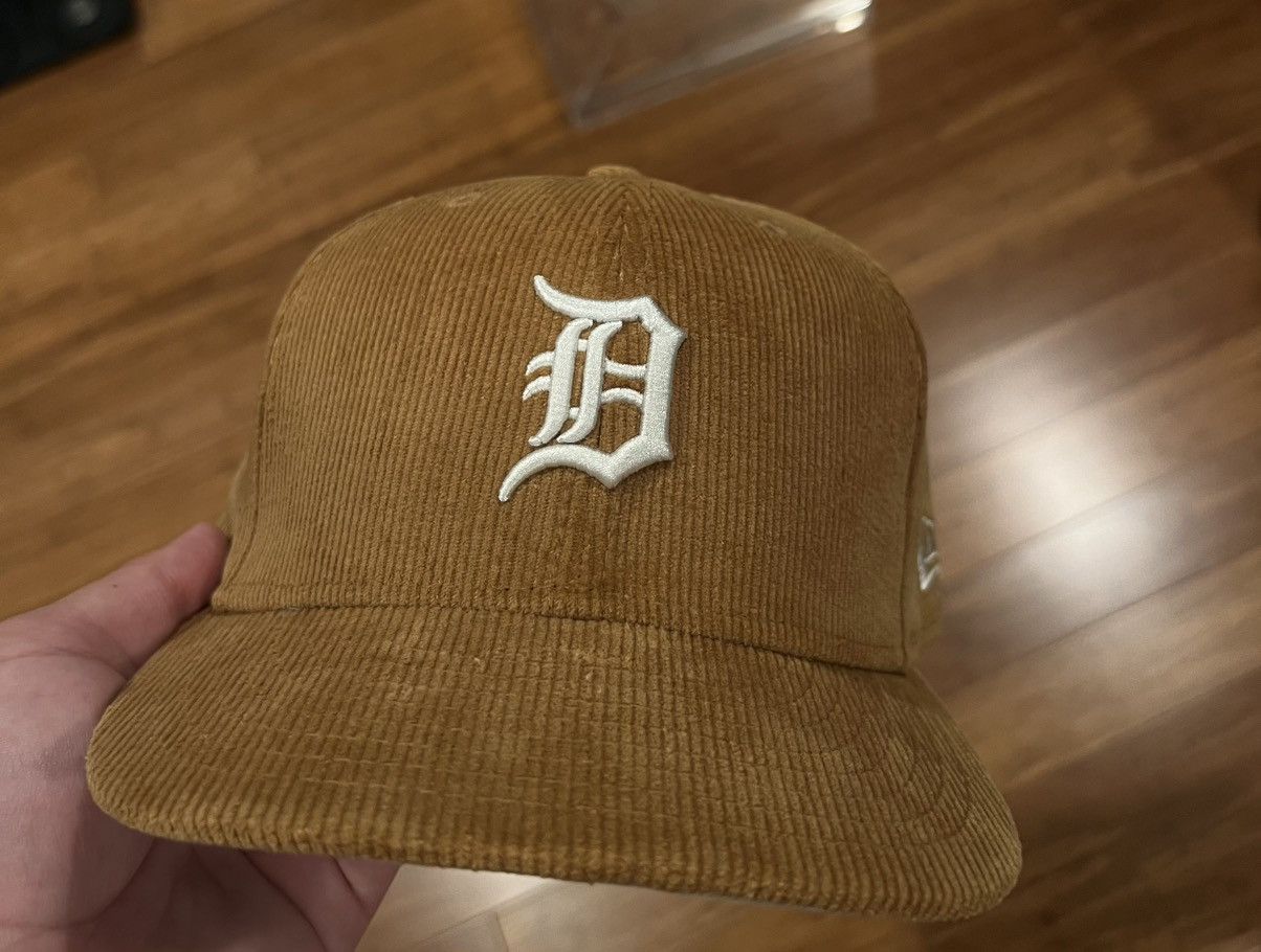 New Era Size 7 1/8 Detroit Corduroy Fitted Size ONE SIZE - 2 Thumbnail