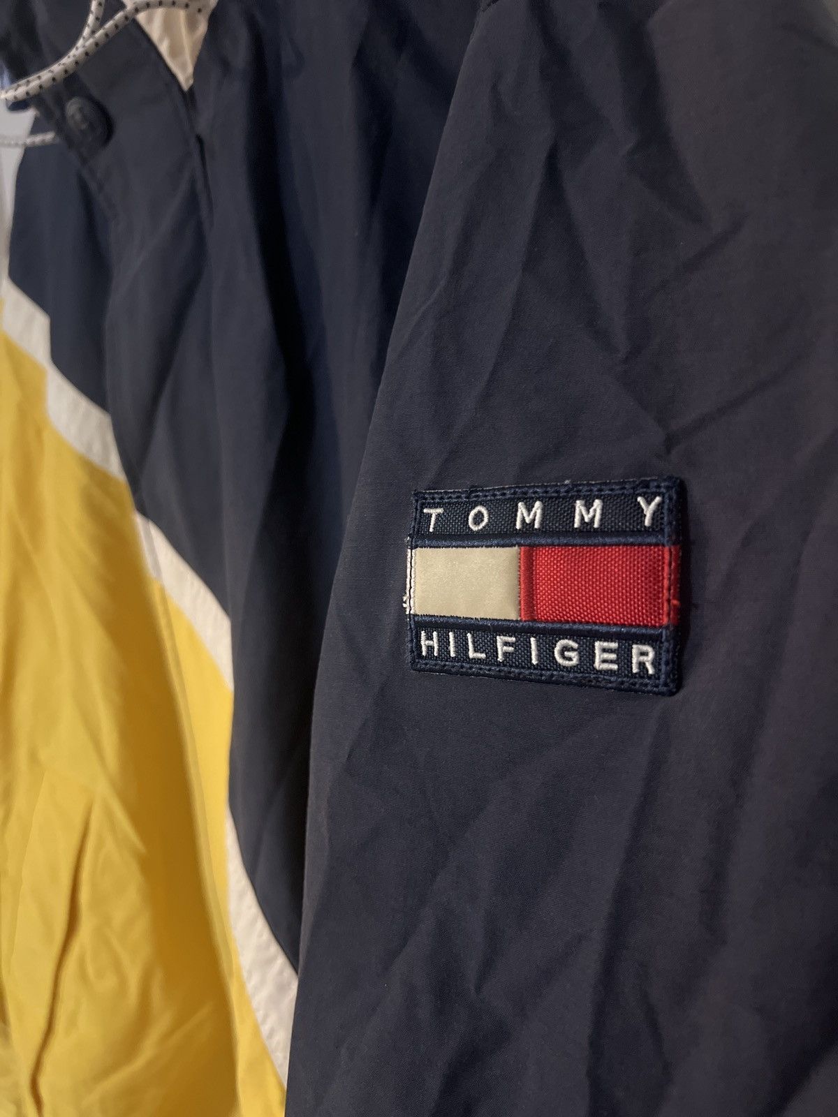 Tommy Hilfiger Vintage Tommy Hilfiger Rain Jacket Size US L / EU 52-54 / 3 - 4 Thumbnail