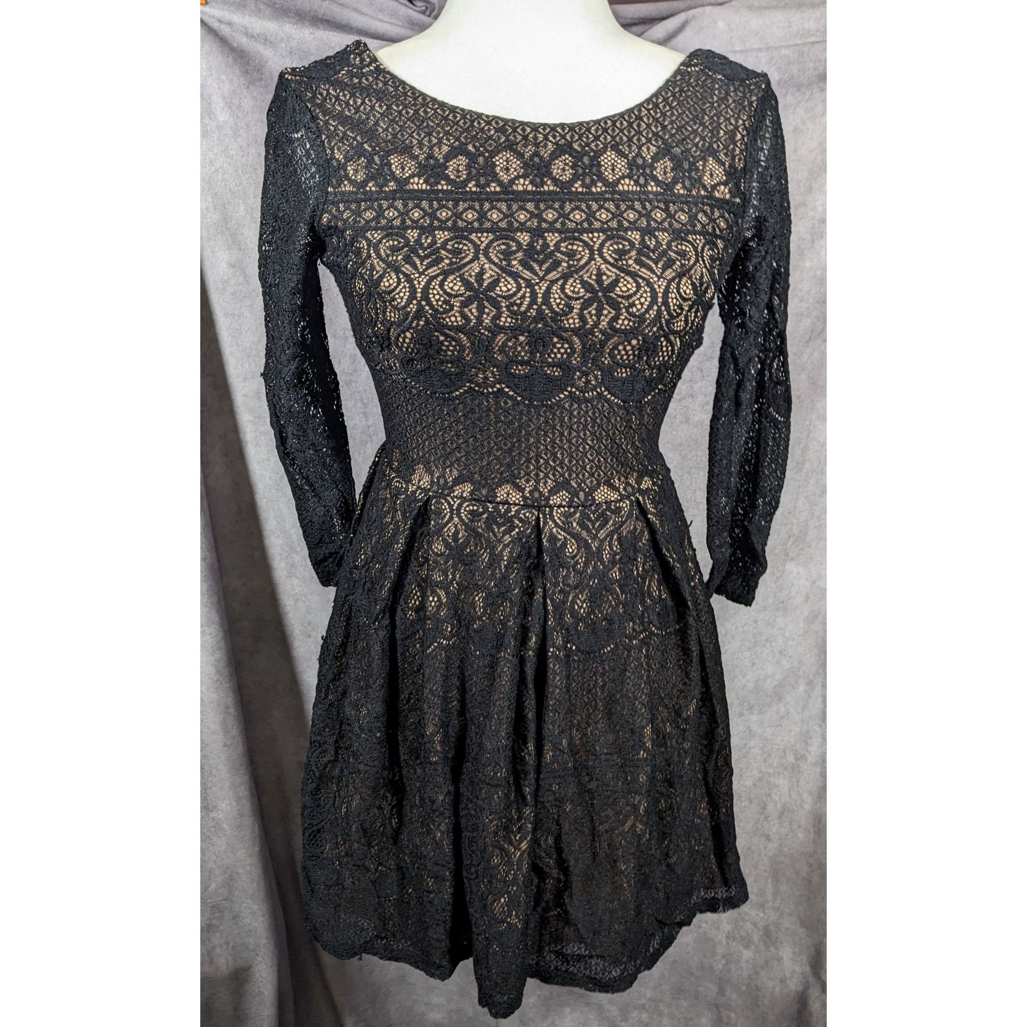 Other B Darlin Gothic Cream With Black Lace Overlay Knee Length Dr Size S / US 4 / IT 40 - 7 Thumbnail