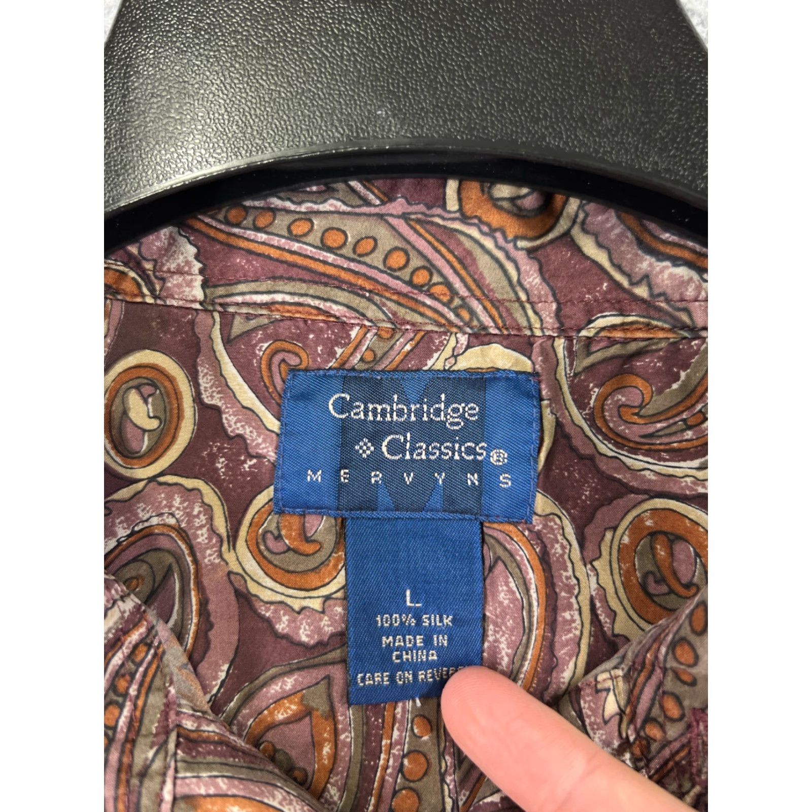 Vintage VINTAGE Cambridge Classics Shirt Men L Red Silk Paisley Button-Up All Seasons Short Sleeve Beach Hawaiian Vacation 40 in Chest Mens Size US L / EU 52-54 / 3 - 7 Thumbnail