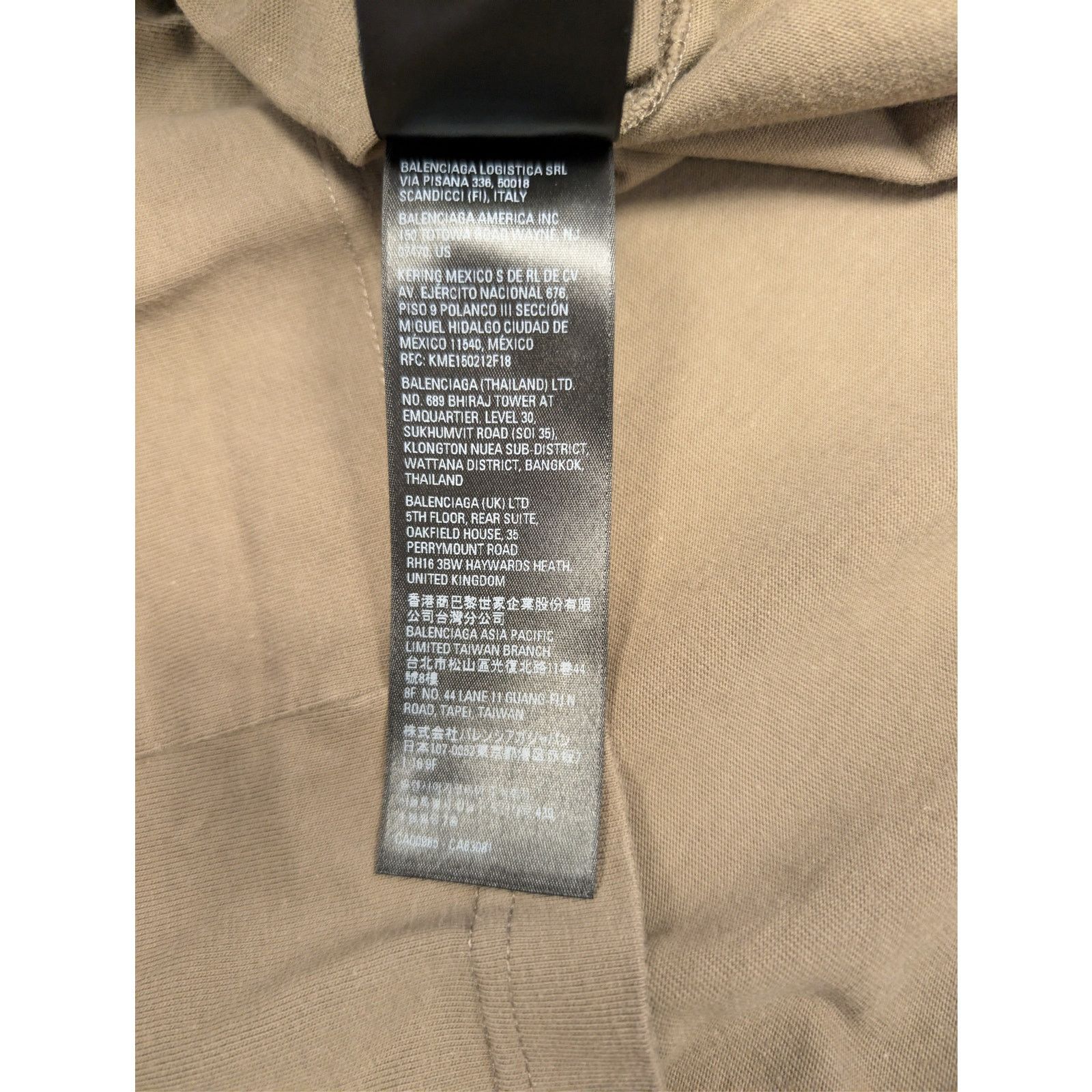 Balenciaga o1rshd1 Metal Print Vintage Jersey Oversized T-Shirt Taupe Size US M / EU 48-50 / 2 - 21 Thumbnail