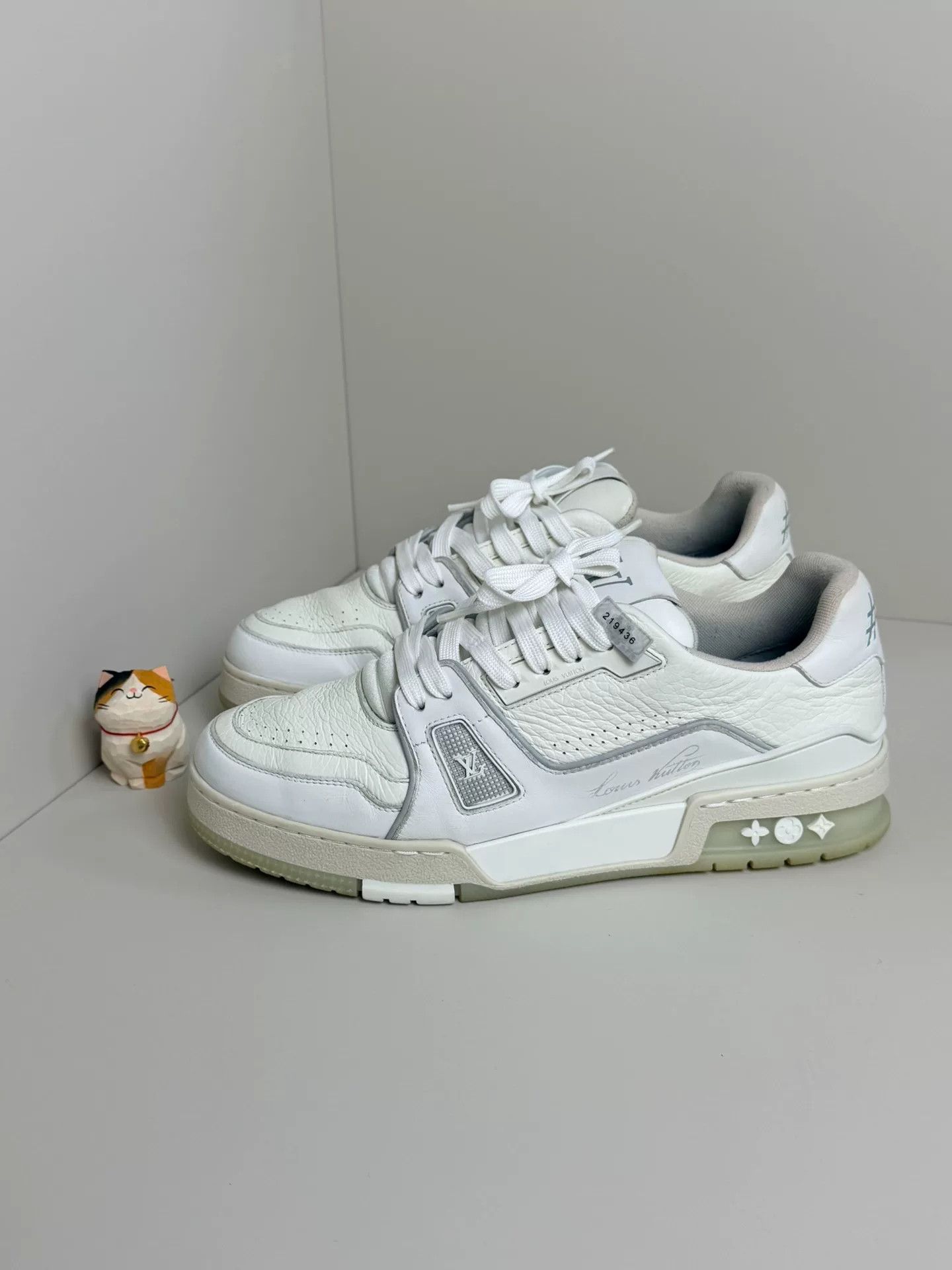 Louis Vuitton Louis Vuitton Training White Lowtop Sneakers 6.5 Men Size US 6.5 / EU 39-40 - 1 Thumbnail