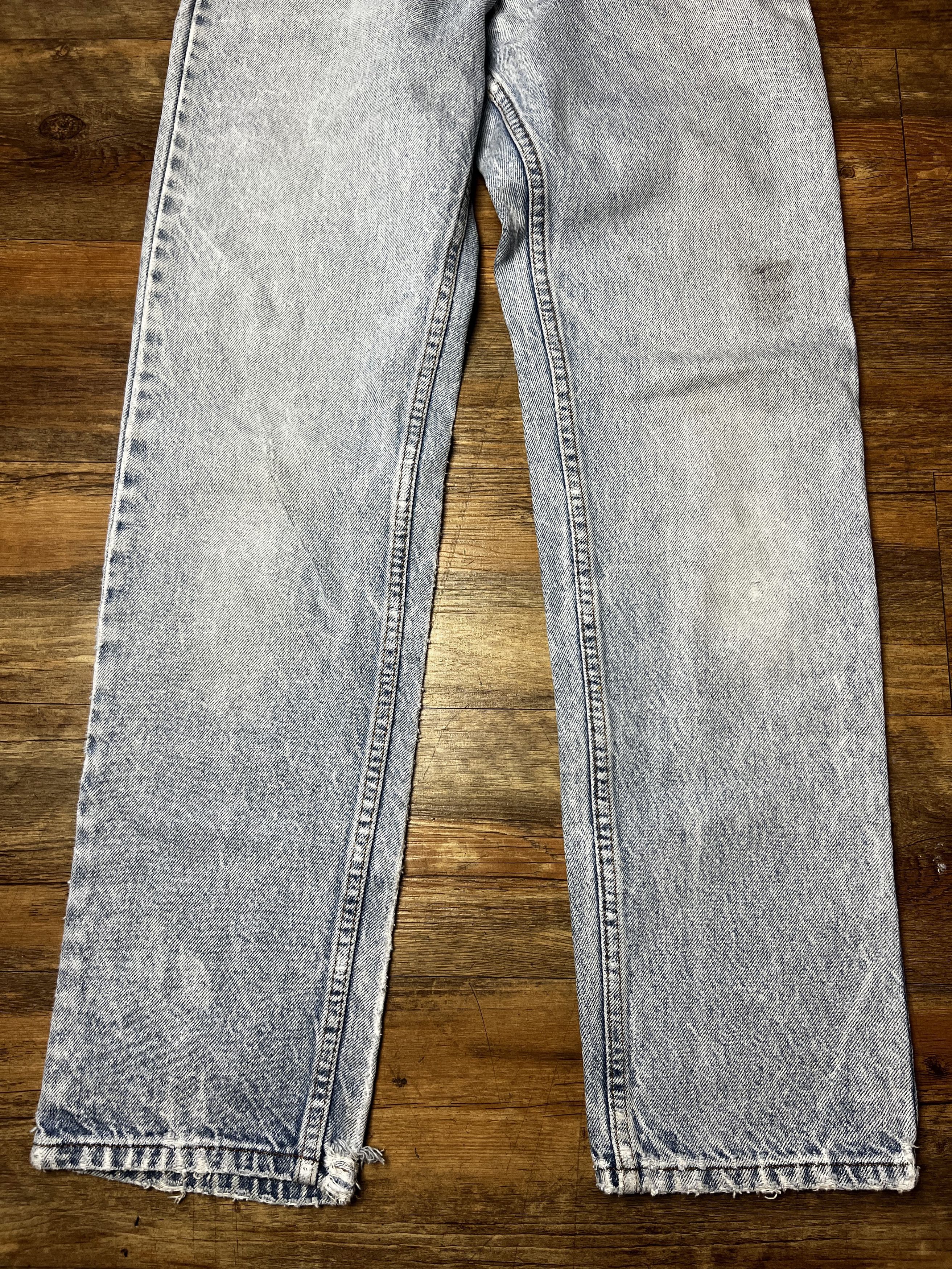 Levi's Vintage Clothing Vintage Levi's Light Blue Denim Jeans with Studded Pockets Size US 28 / EU 44 - 4 Thumbnail