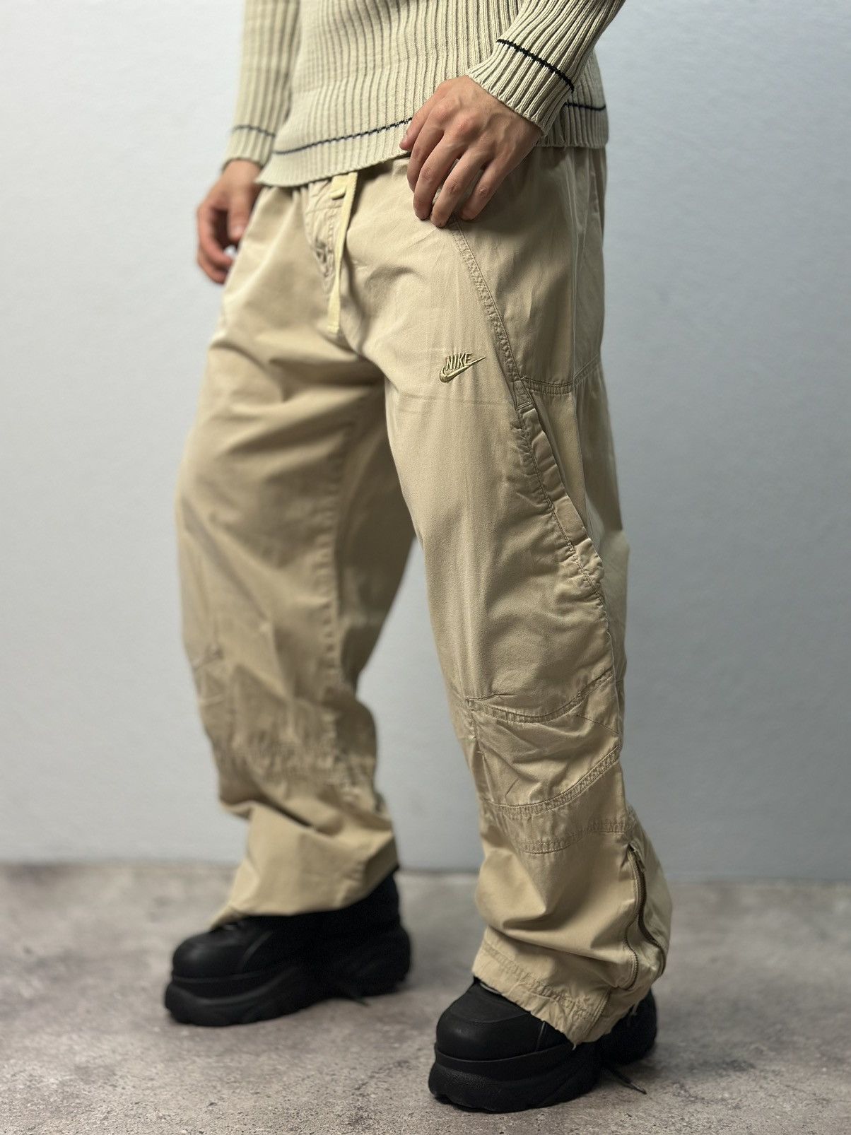 Nike Vintage Nike Cargo Baggy Japan Avantgarde Faded Bontage Y2K Size US 36 / EU 52 - 1 Thumbnail