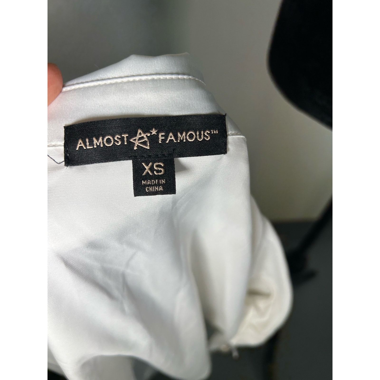 Almost Famous Almost famous white silk blouse with gemstone size XS Size XS / US 0-2 / IT 36-38 - 6 Thumbnail
