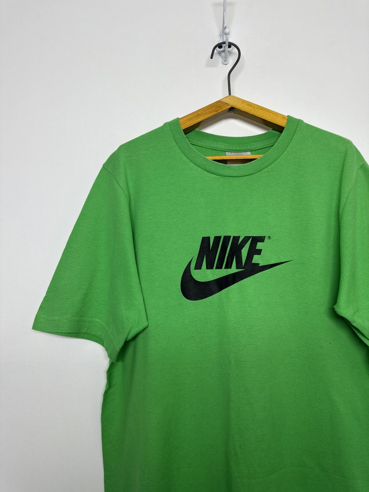 Nike Vintage Y2k Nike Big Swoosh streetwear t-shirts 90’s Size US M / EU 48-50 / 2 - 1 Thumbnail