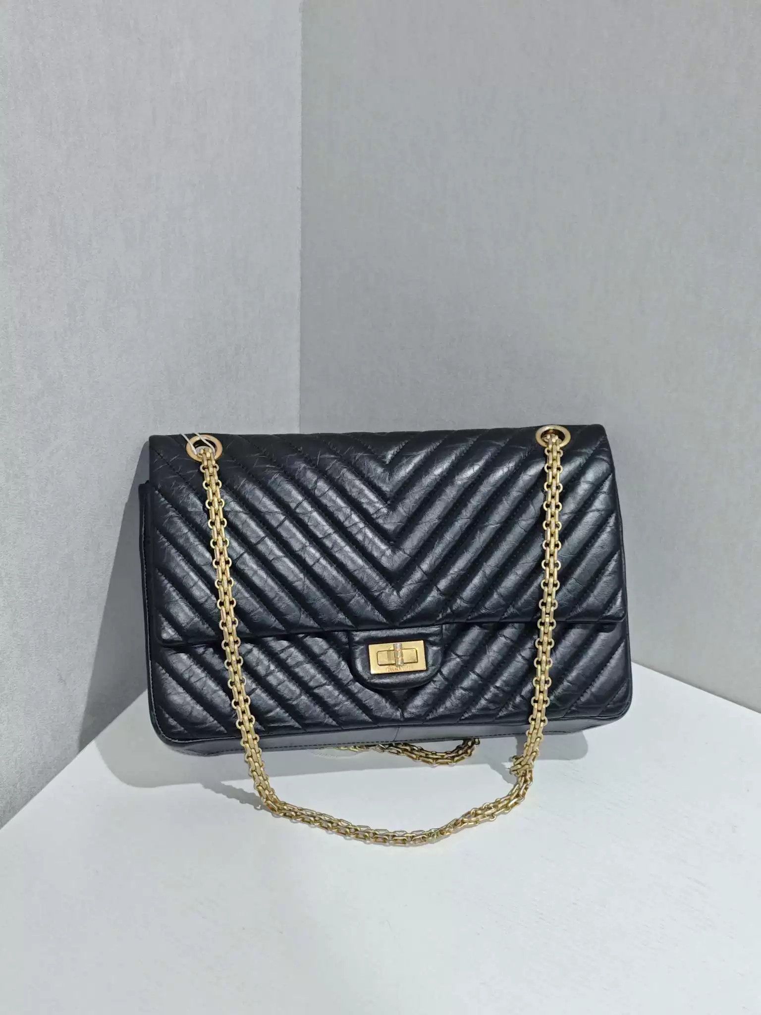 Chanel Pre-loved Bag Very good condition Size ONE SIZE - 1 Thumbnail