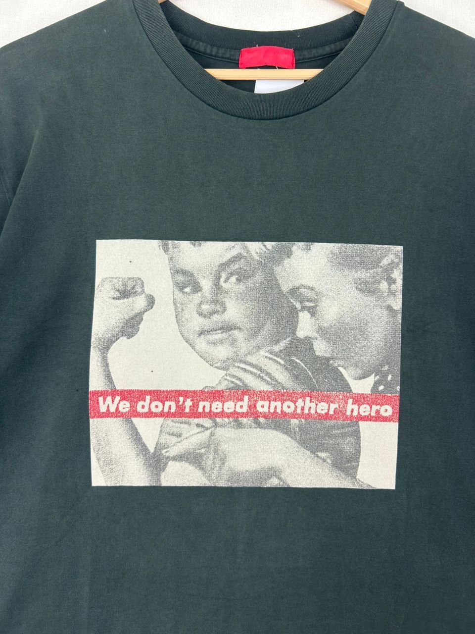 Barbara Kruger Vintage Y2K Barbara Kruger Art -We Don’t another Hero Size US L / EU 52-54 / 3 - 3 Thumbnail
