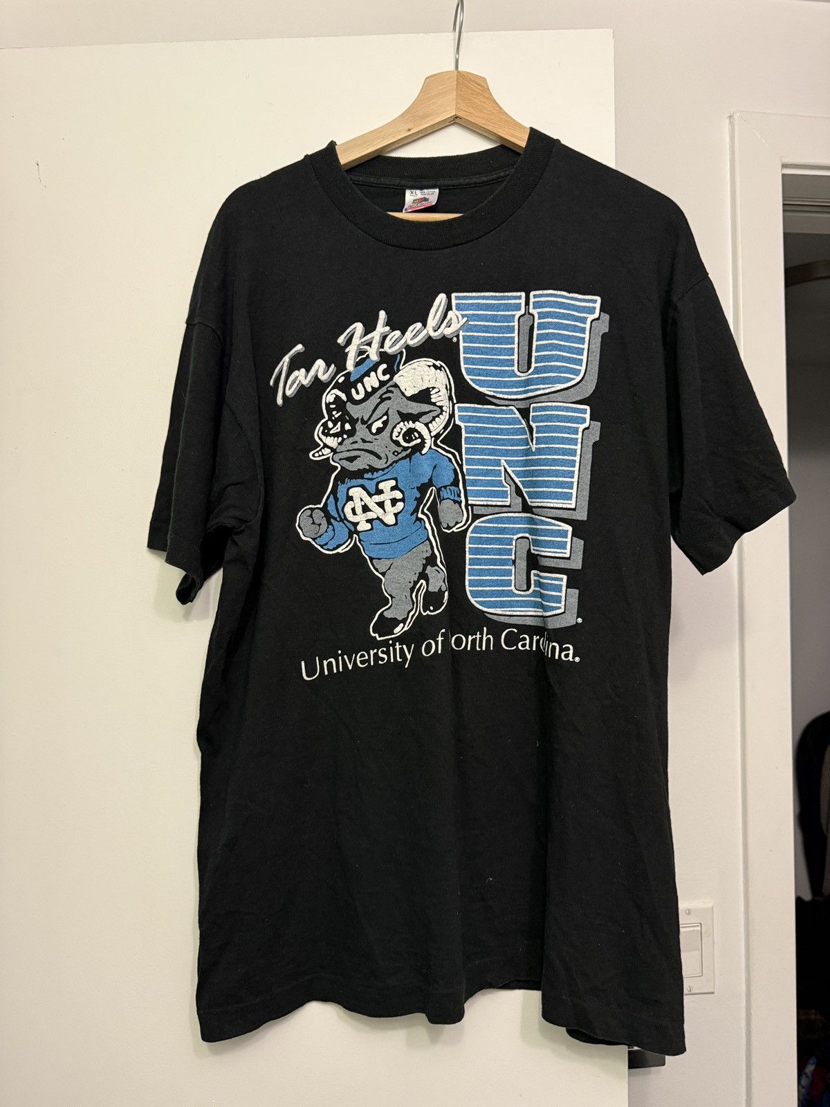 Vintage Vintage T-shirt for sale Size US XL / EU 56 / 4 - 2 Thumbnail