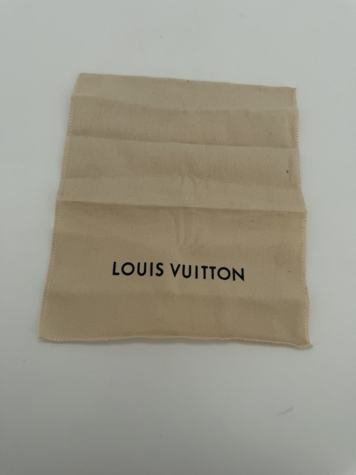 Louis Vuitton Louis Vuitton Passport Cover Monogram Canvas Size ONE SIZE - 13 Thumbnail