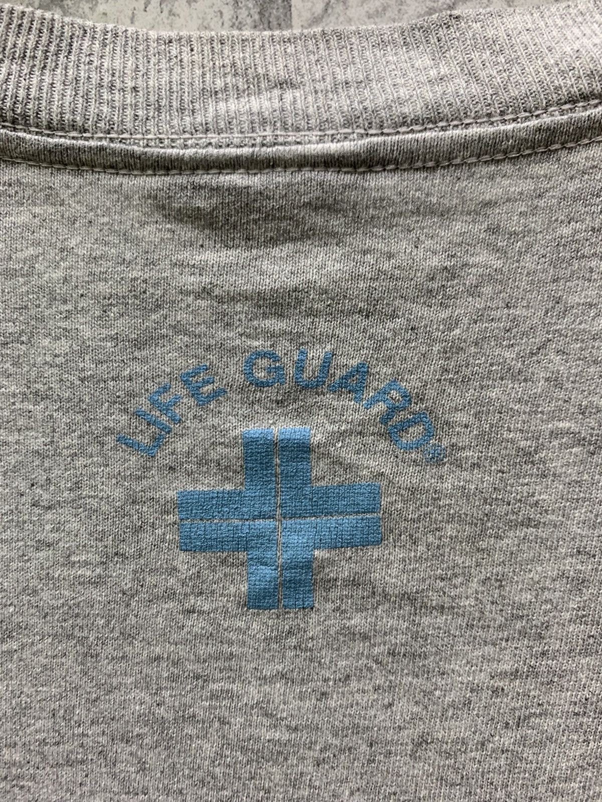 Vintage Vintage 90s Life Guard T-shirts Size US L / EU 52-54 / 3 - 10 Thumbnail