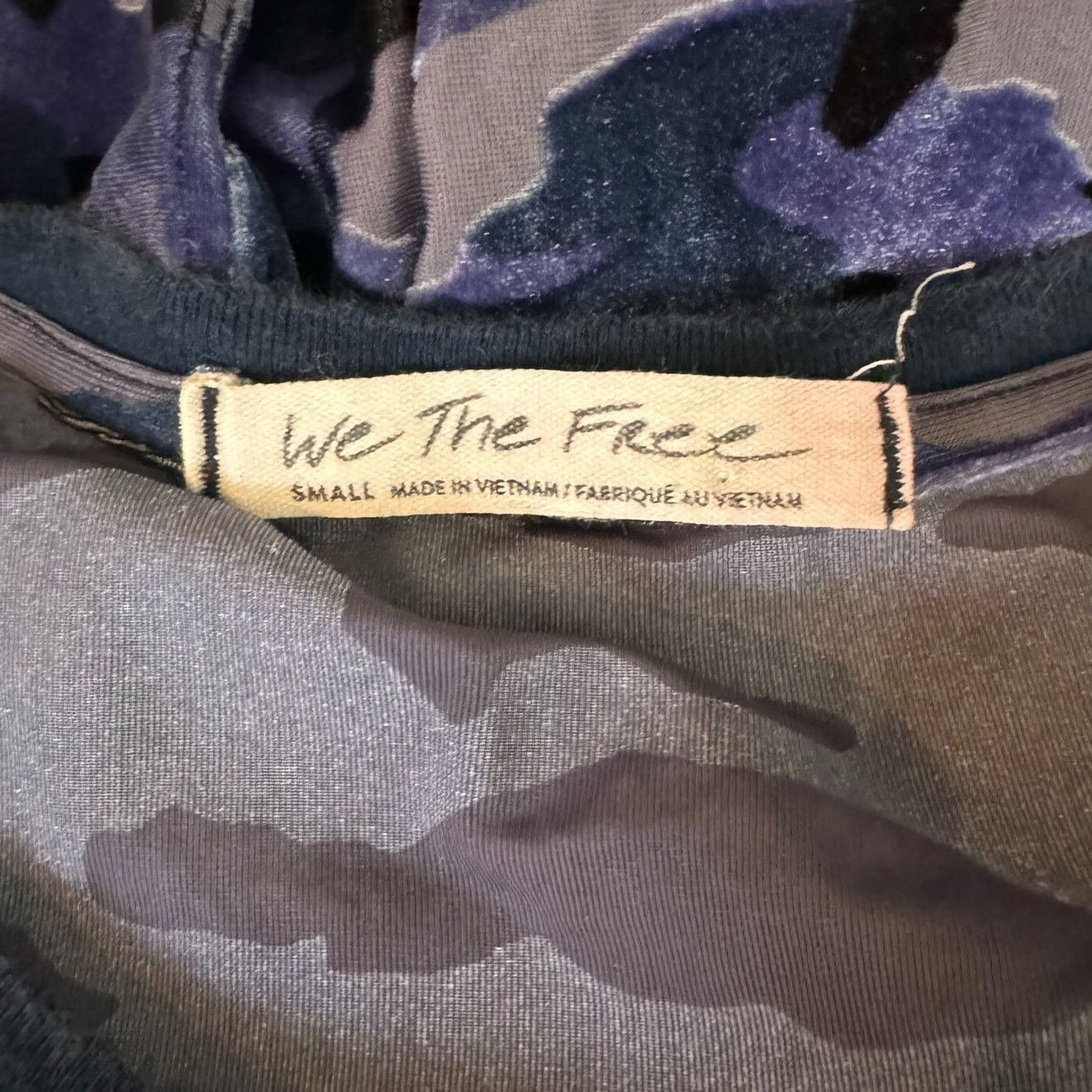 Free People free people | velvet burnout blue camo boho tee sz S Size S / US 4 / IT 40 - 6 Thumbnail