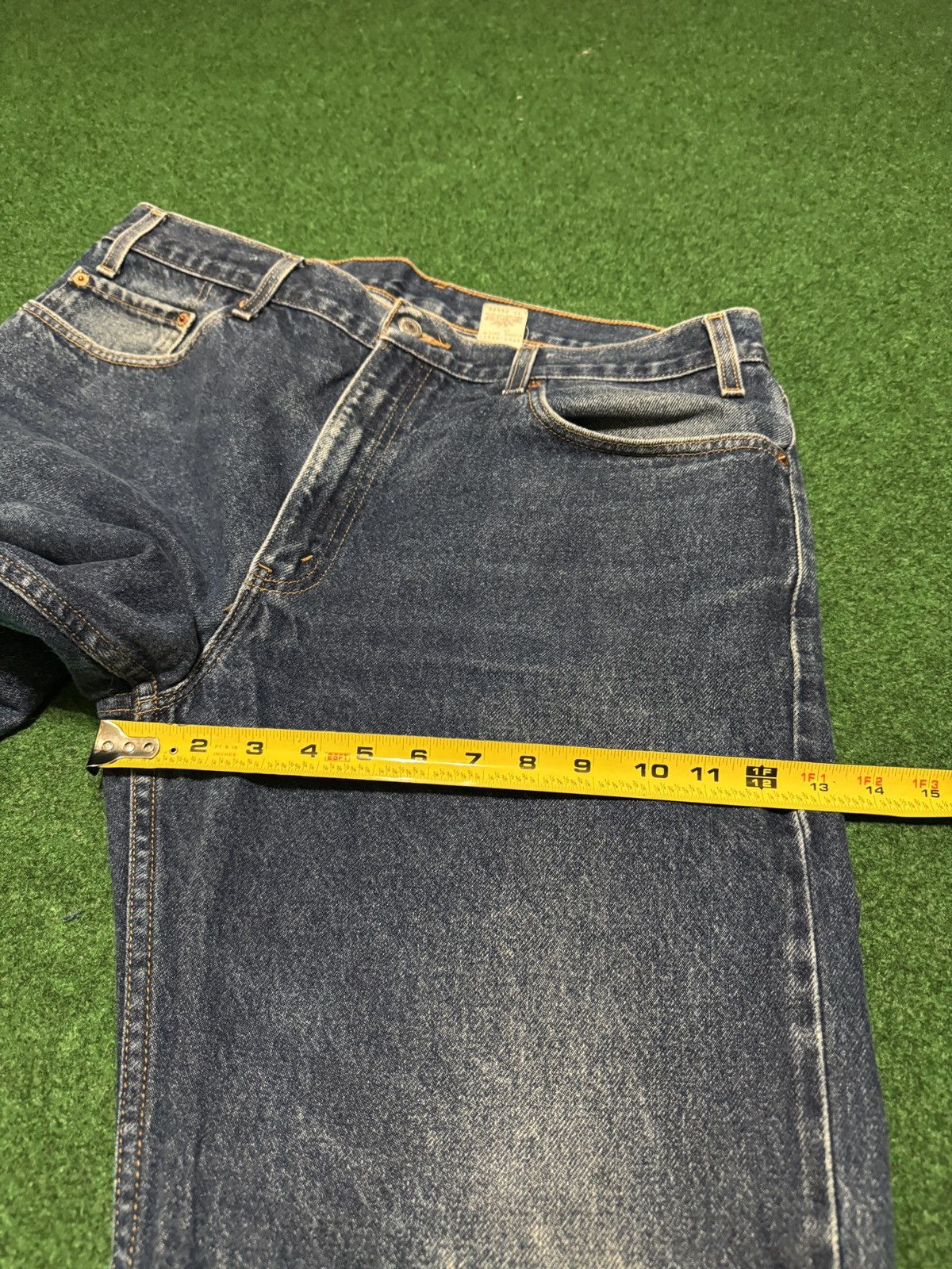Levi's Vintage Clothing Vintage Levi’s 505 Straight Medium Wash 37x30 Denim Jeans Size US 37 - 9 Thumbnail