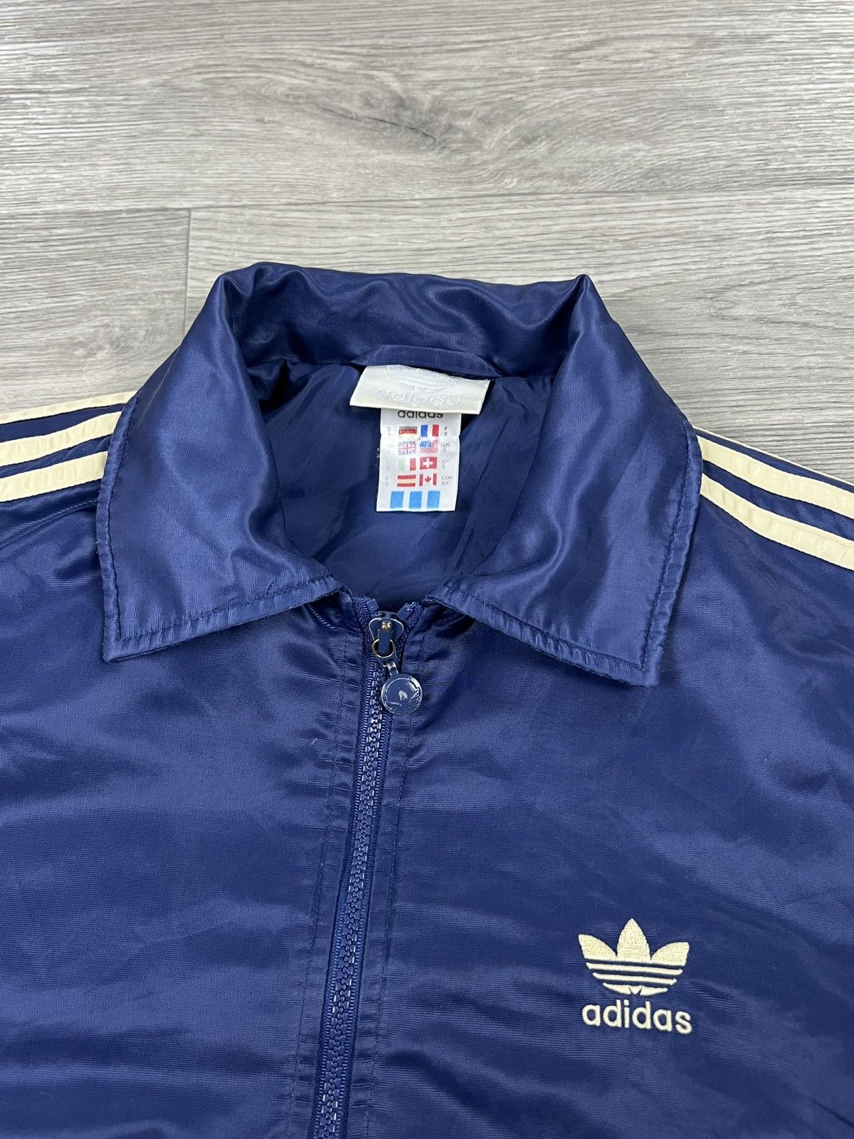 Adidas Rare Adidas vintage Bomber Jacket mens size S Size US S / EU 44-46 / 1 - 6 Thumbnail